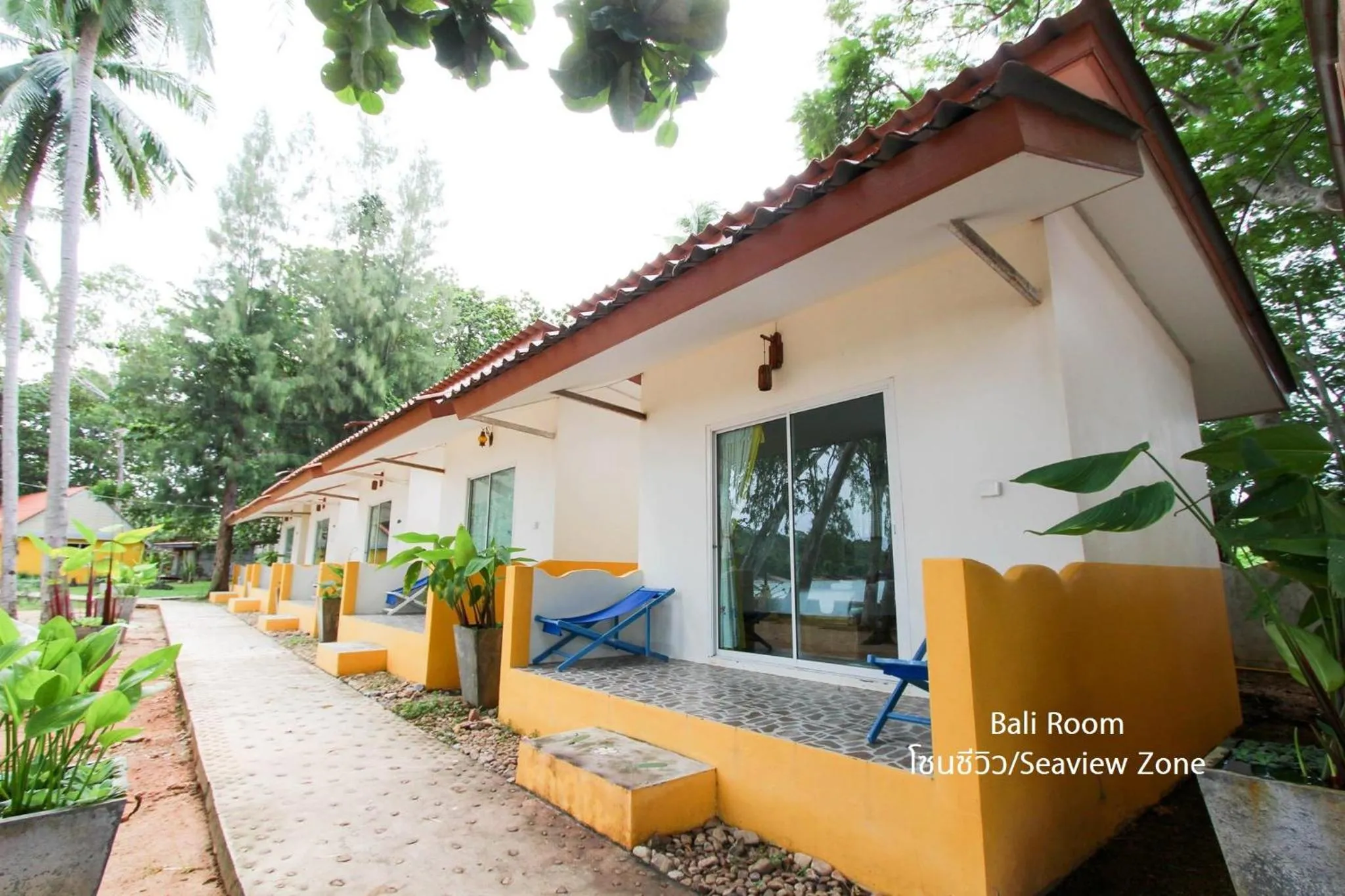 Property building in Issara Beach Resort