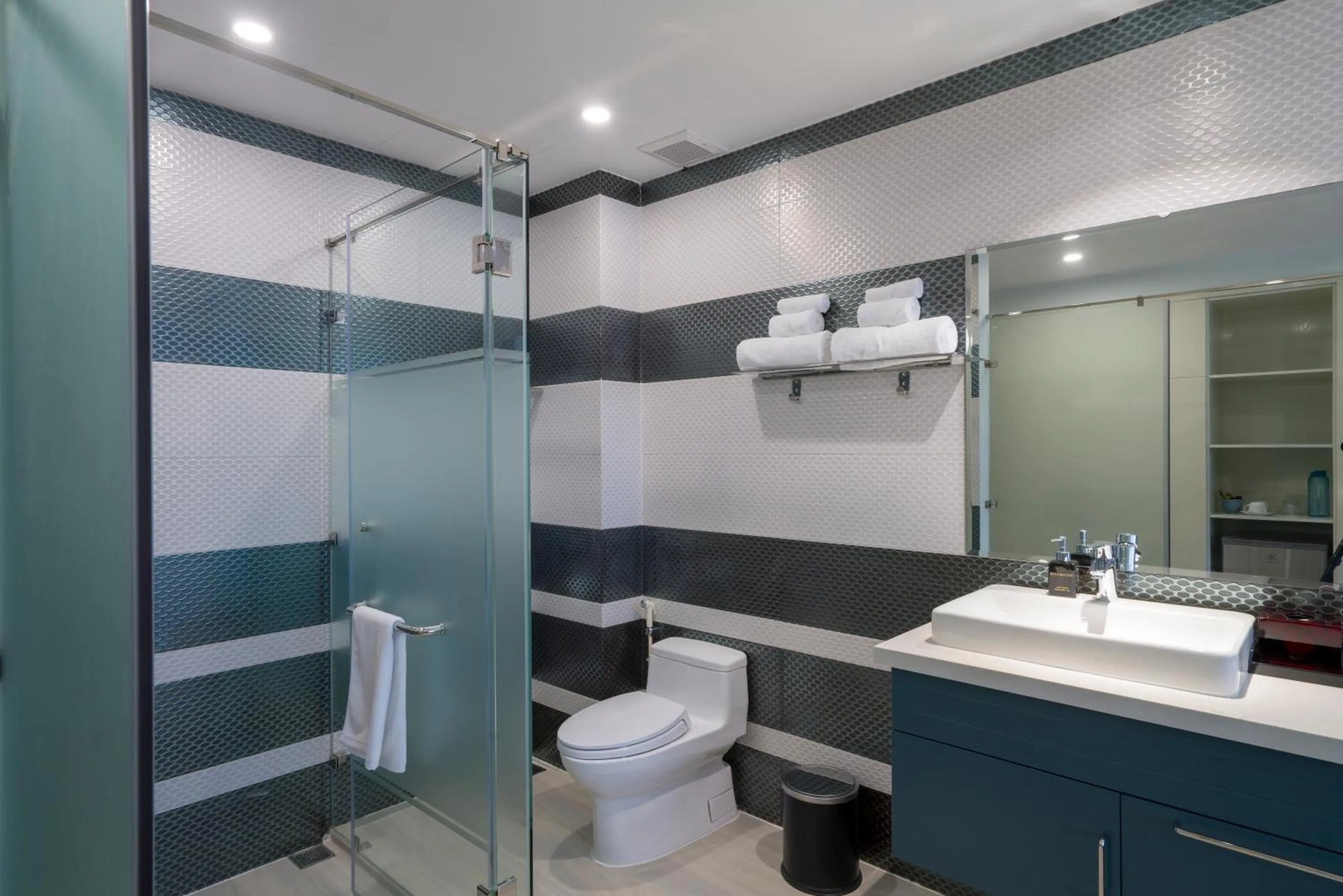 Shower in Beach Haven Suites Hội An Apartment