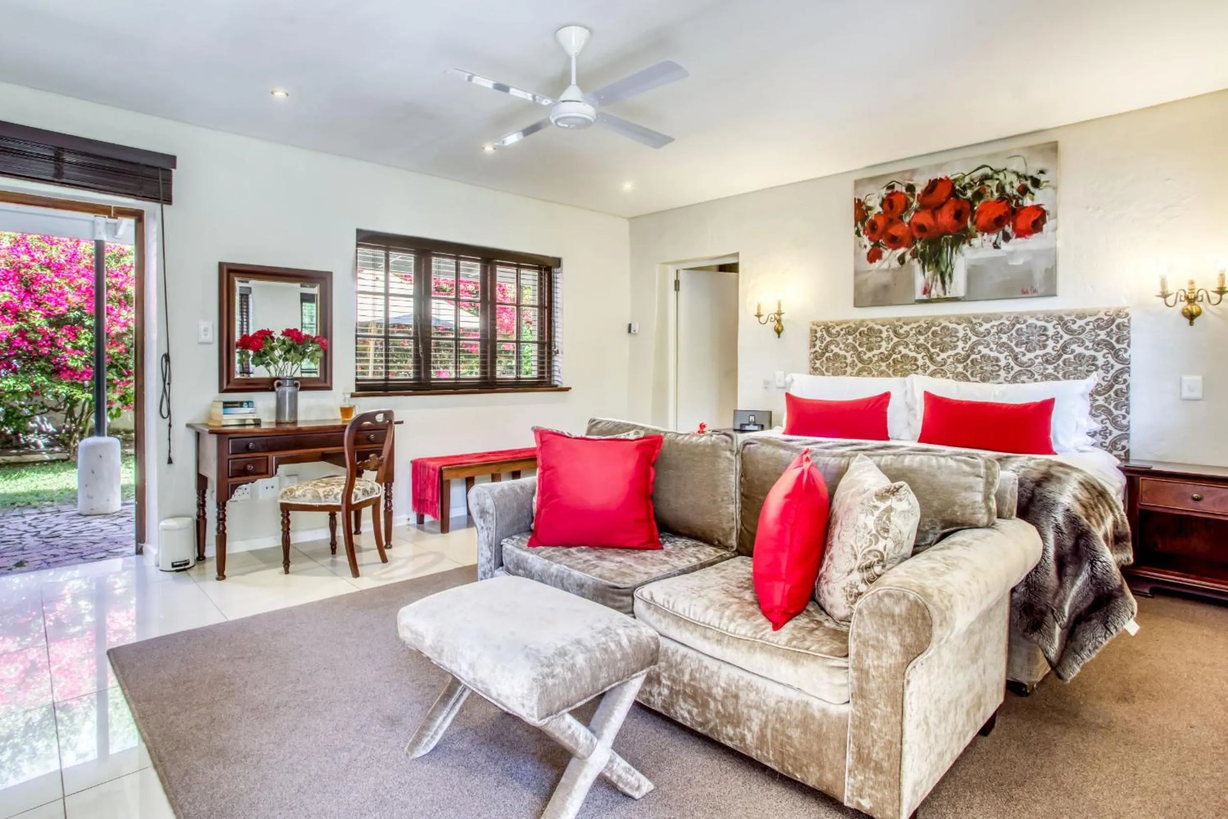 Living room in Vredenburg Manor House