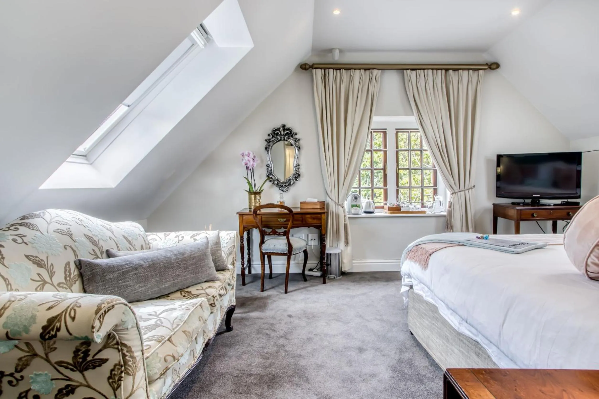 Photo of the whole room, Bed in Vredenburg Manor House