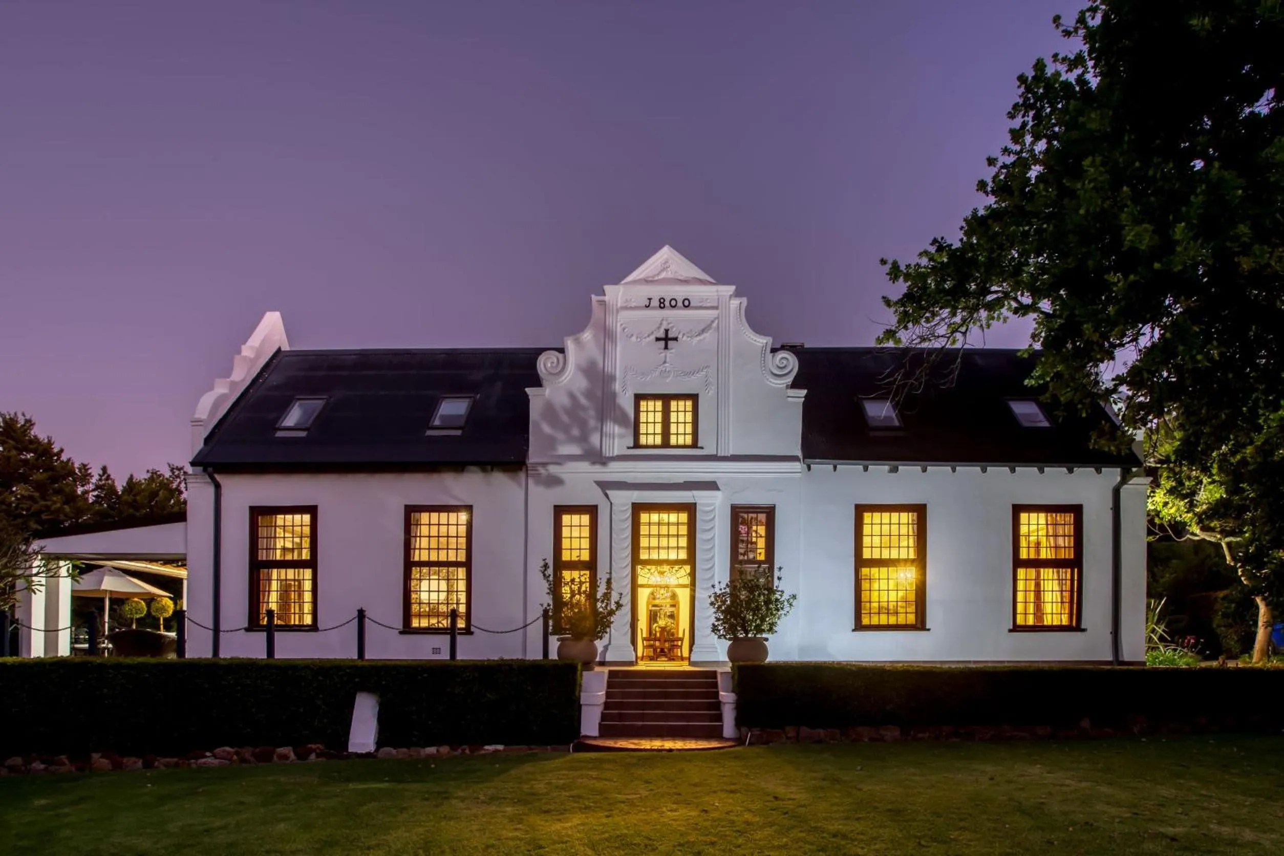 Property building in Vredenburg Manor House