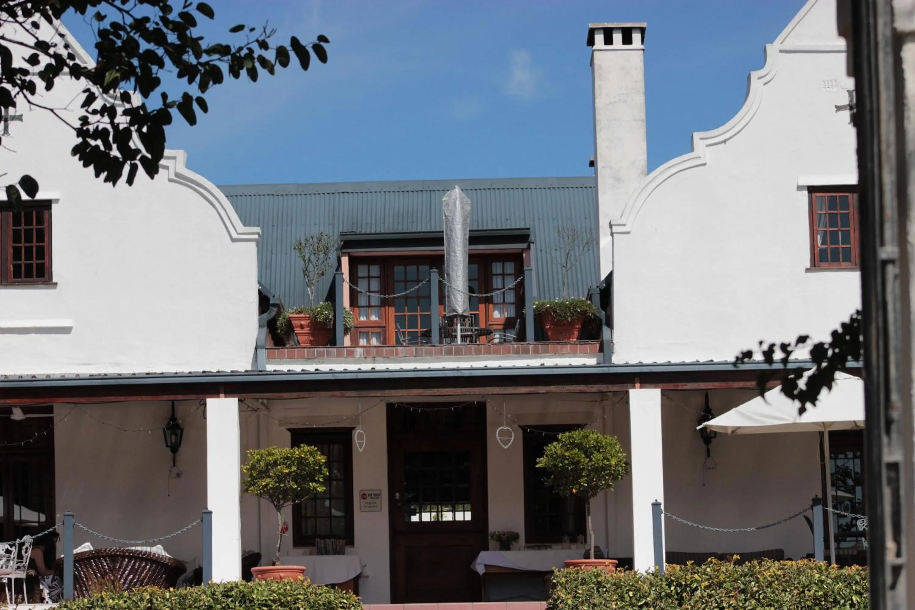 Area and facilities in Vredenburg Manor House