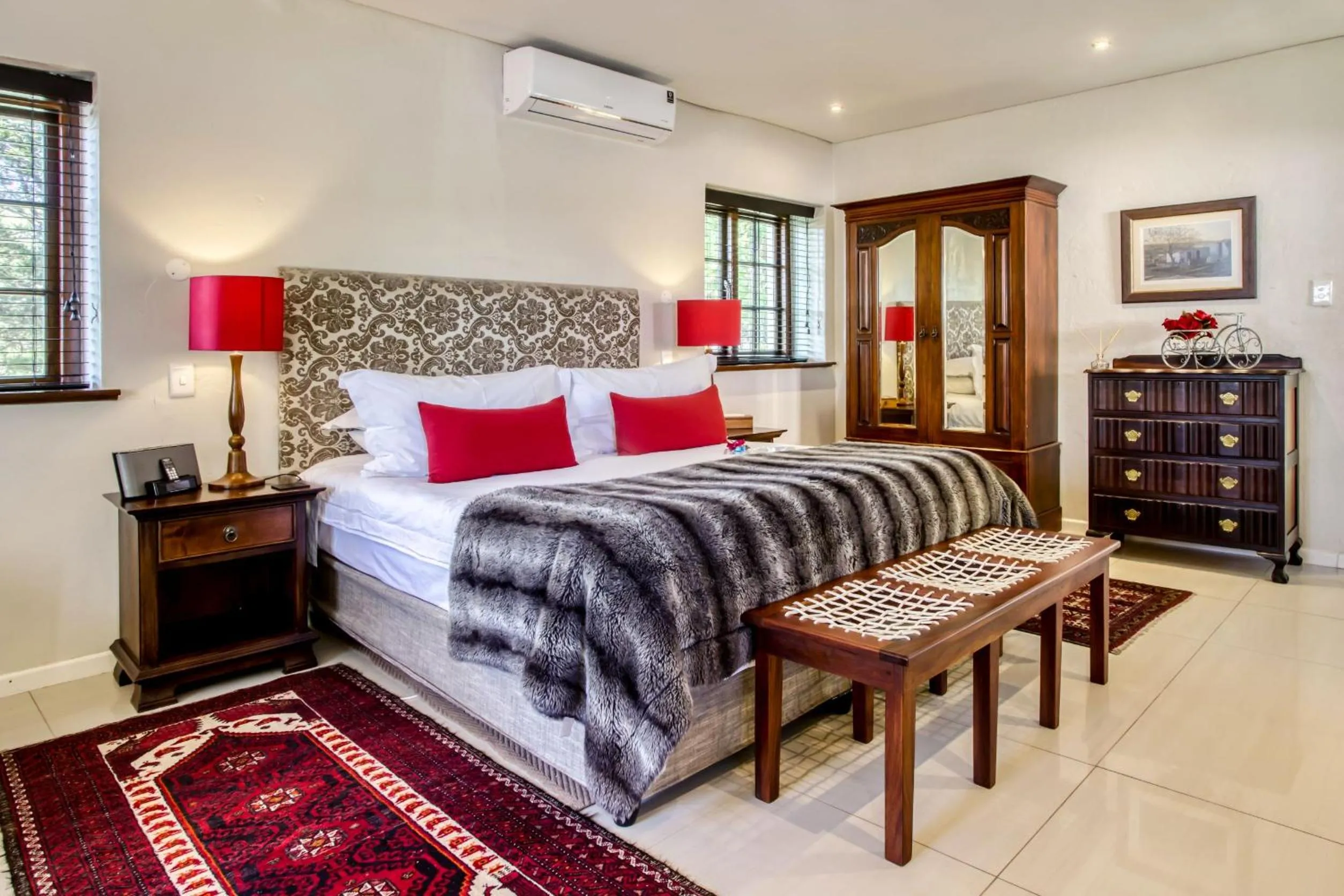 Photo of the whole room, Bed in Vredenburg Manor House