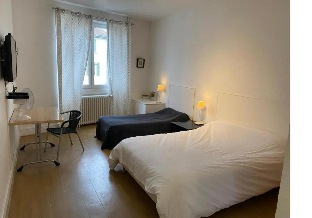 Bed in Hôtel Brasserie Le Lion d'Or