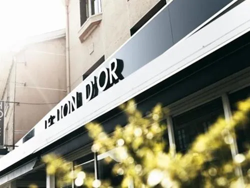 Property building in Hôtel Brasserie Le Lion d'Or