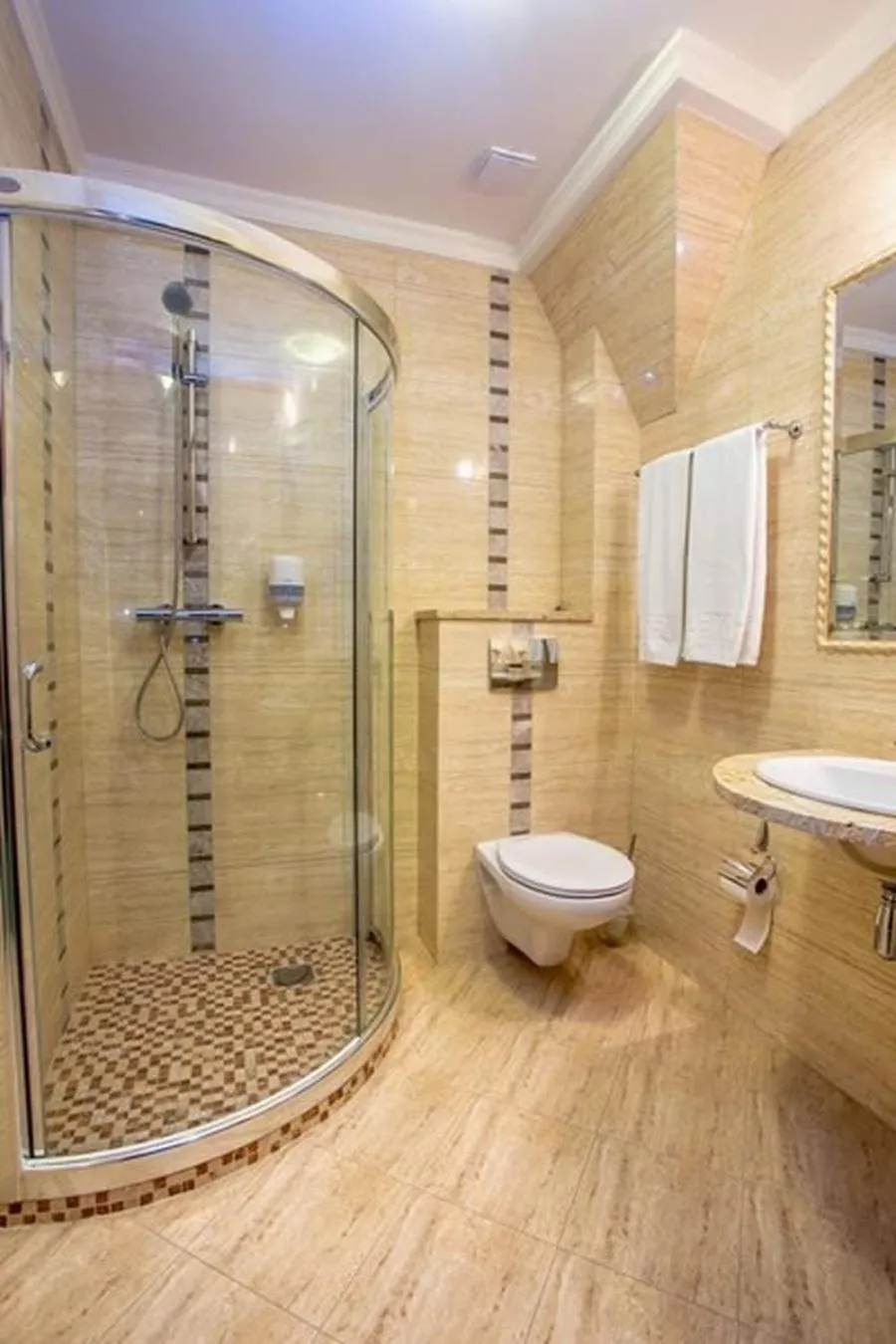 Shower in Jaśminowy Dwór