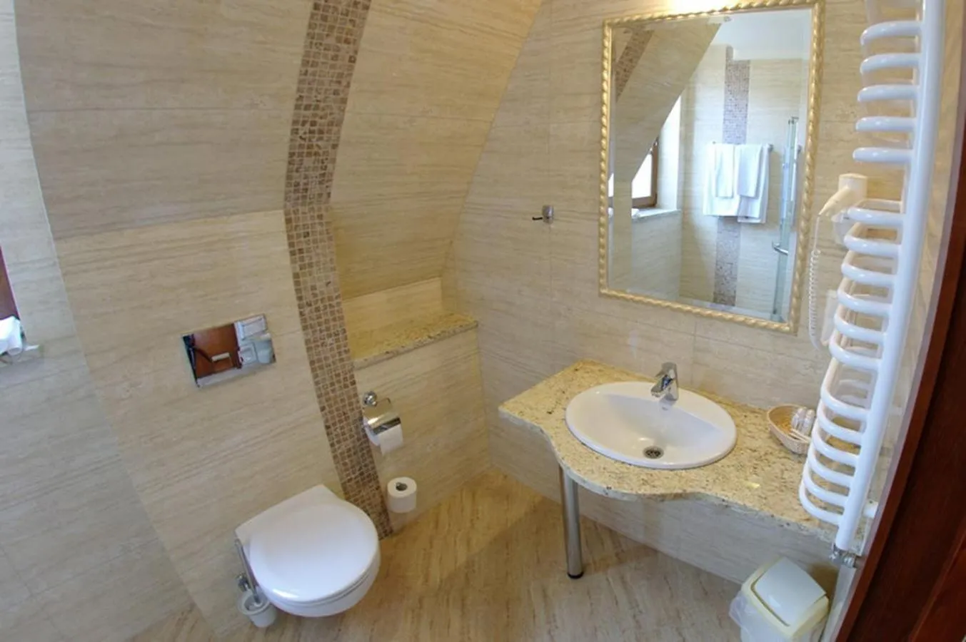 Shower in Jaśminowy Dwór