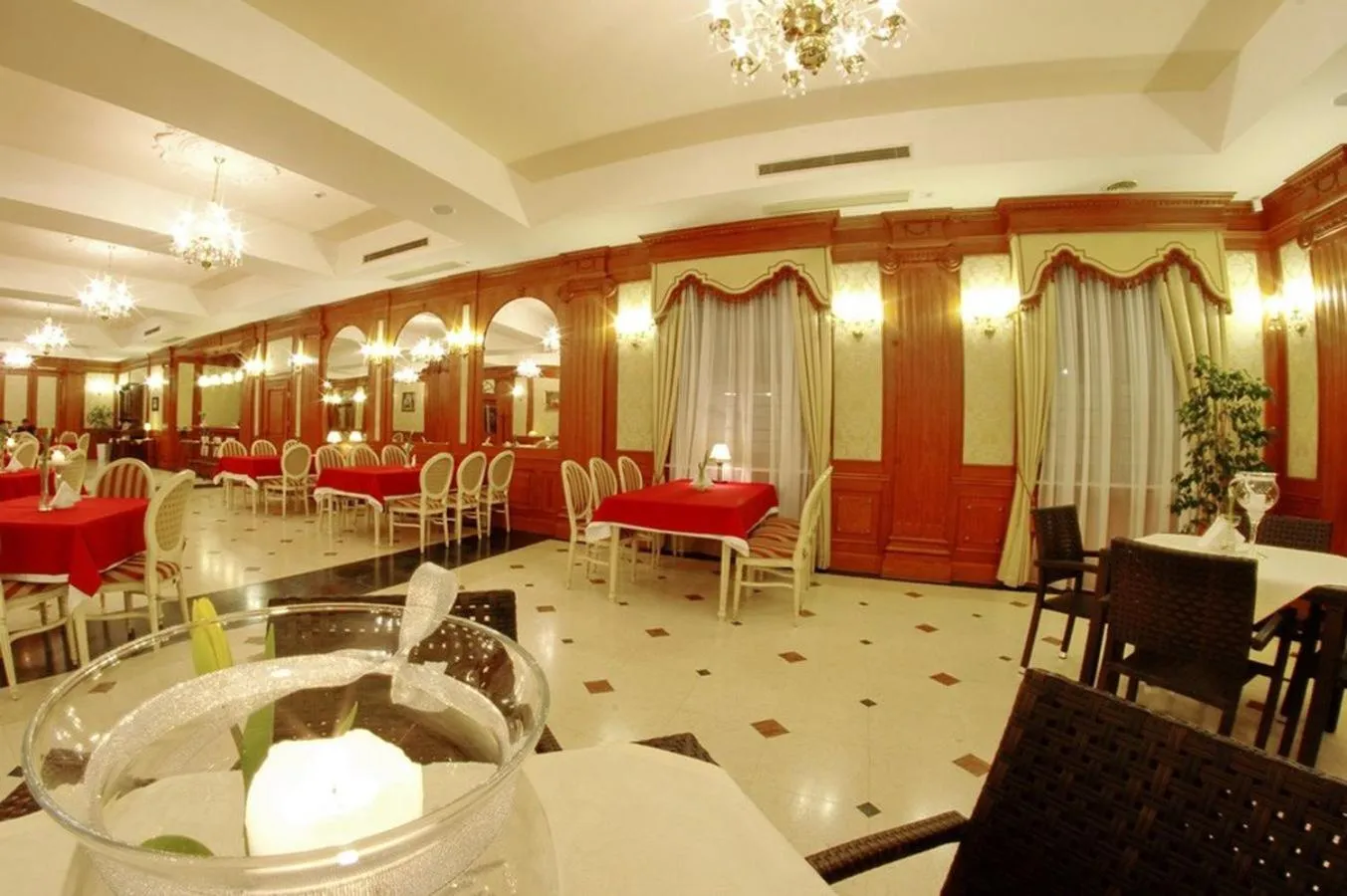 Restaurant/places to eat in Jaśminowy Dwór
