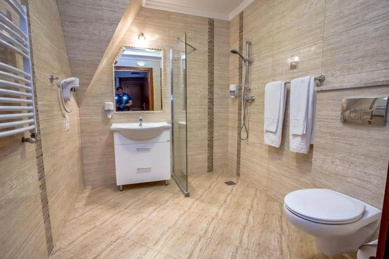 Shower in Jaśminowy Dwór