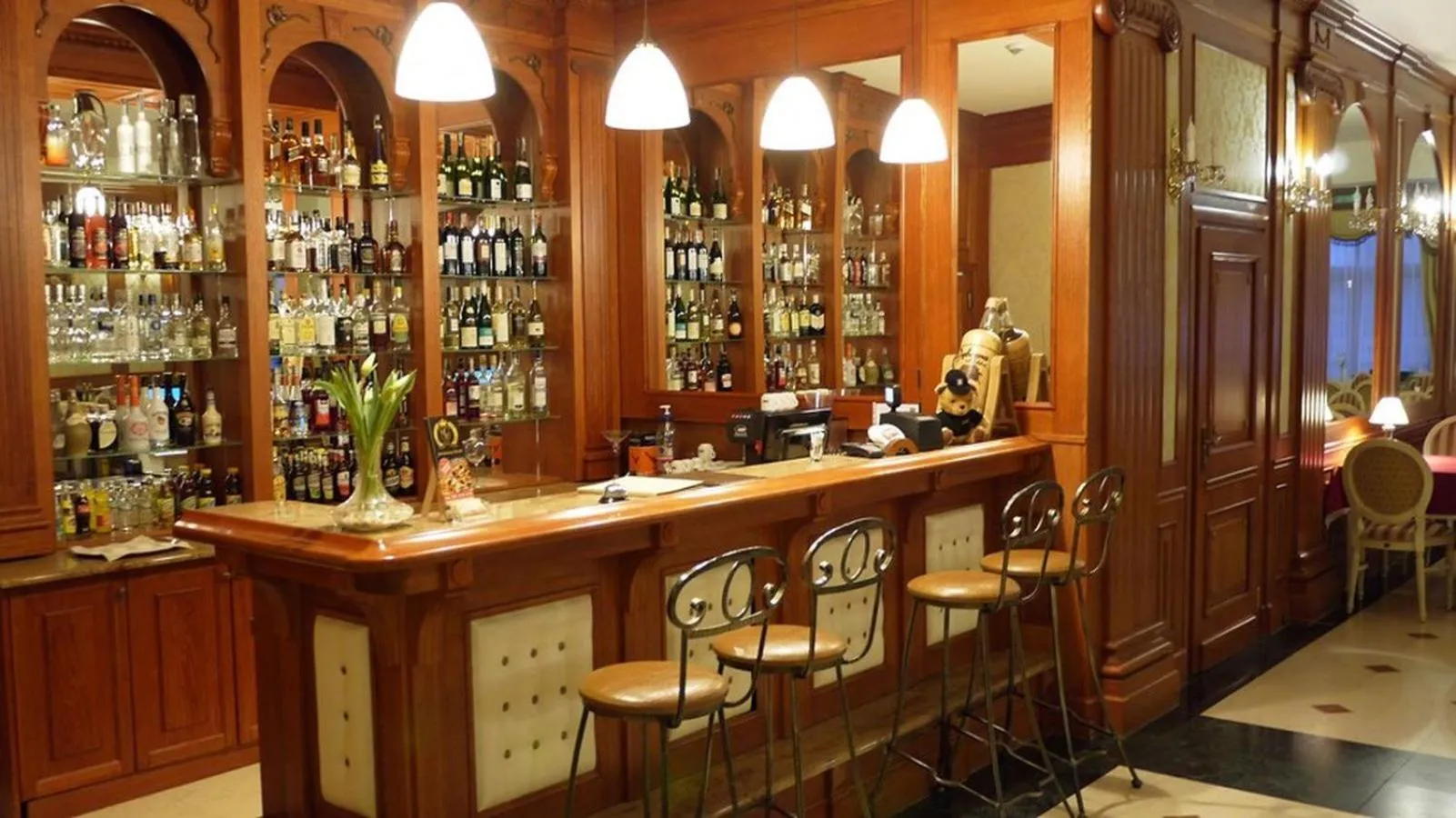 Restaurant/places to eat in Jaśminowy Dwór