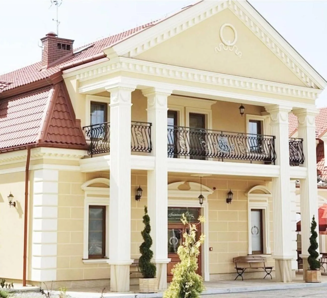 Property building in Jaśminowy Dwór