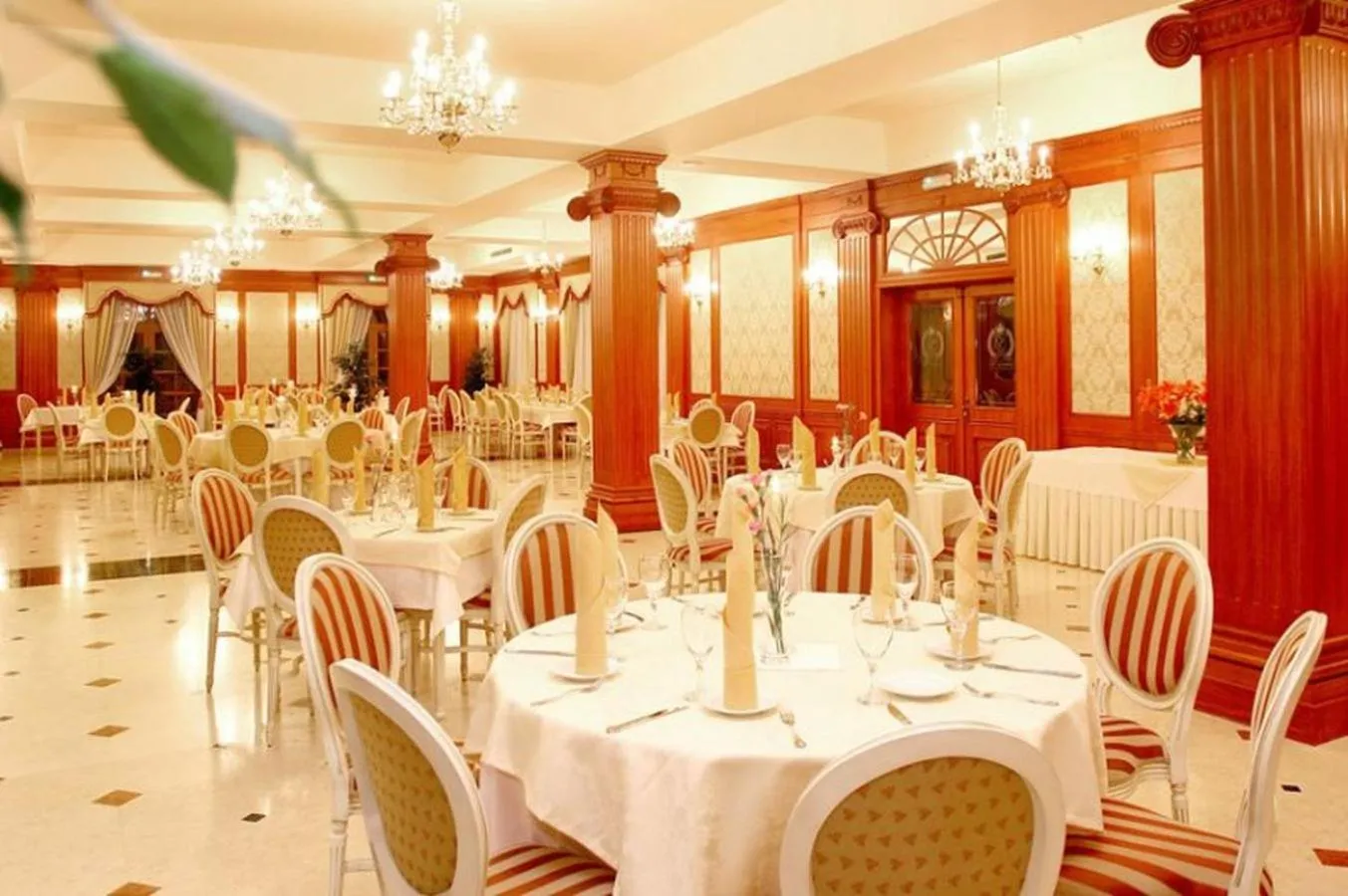 Restaurant/places to eat in Jaśminowy Dwór