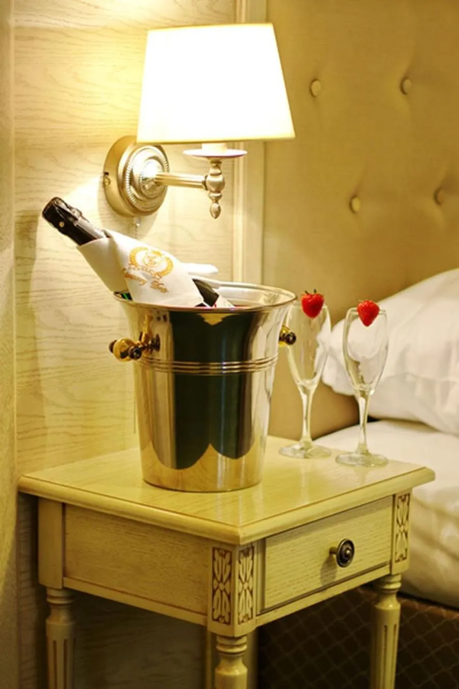 Alcoholic drinks, Bed in Jaśminowy Dwór