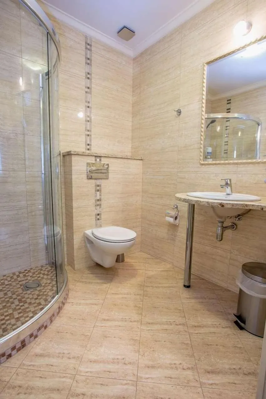 Shower in Jaśminowy Dwór