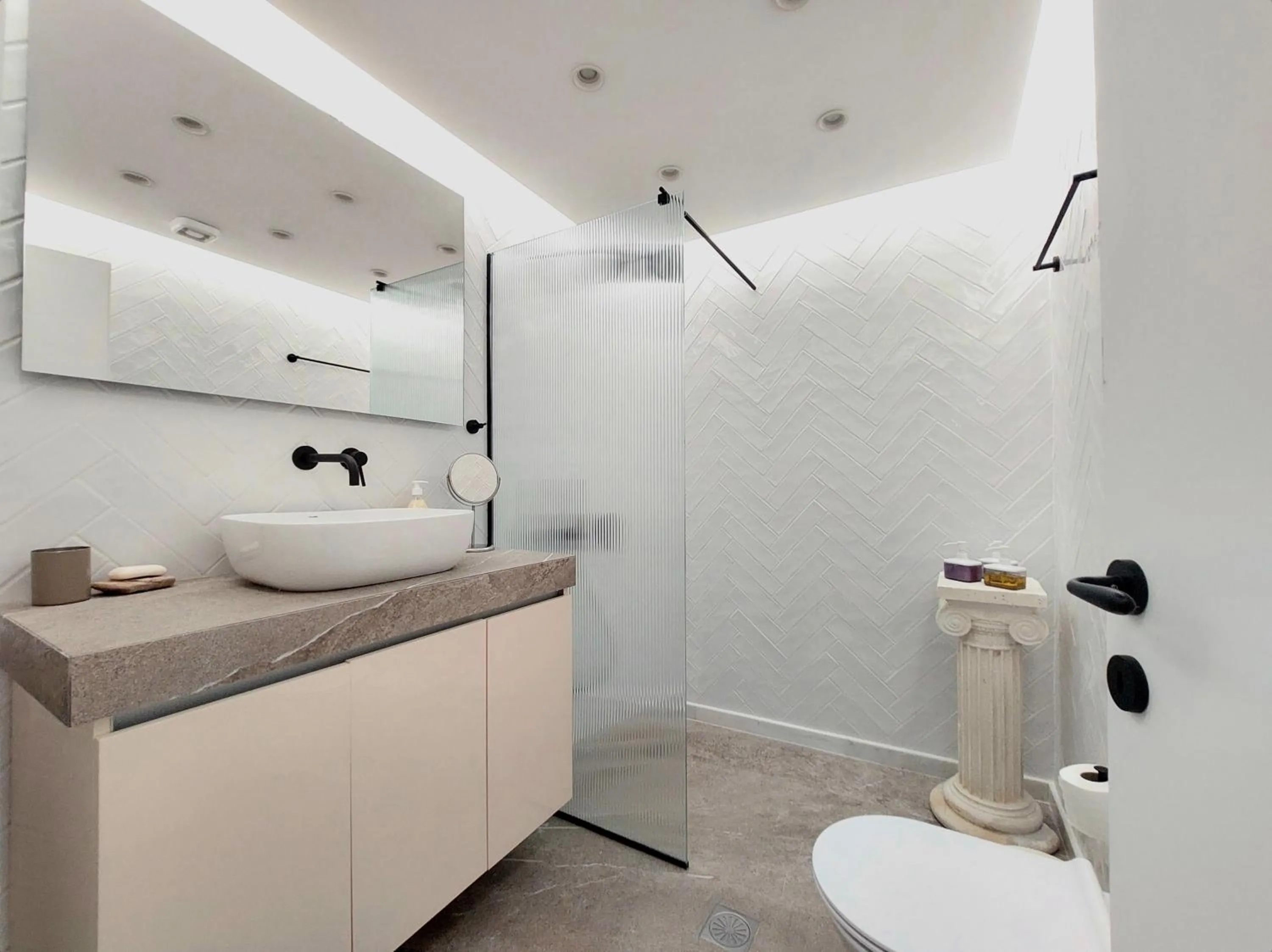 Shower in Friends & Family