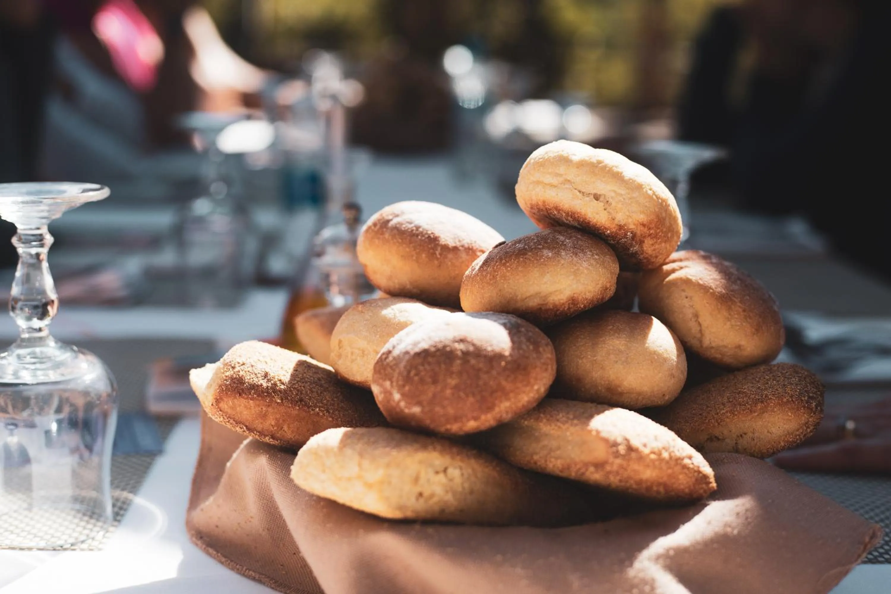 Food and drinks in Domaine de la Roseraie Resort