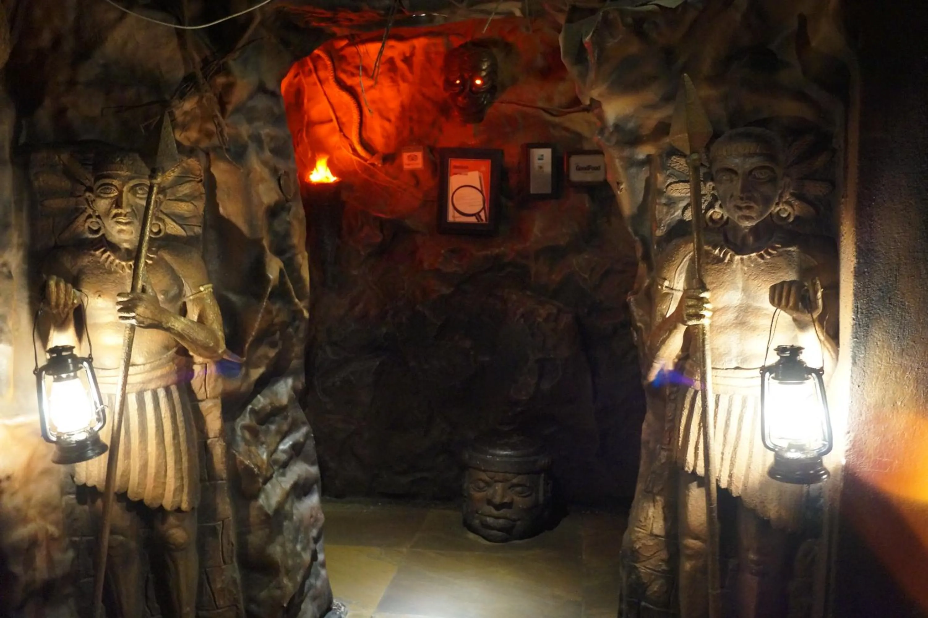 Restaurant/places to eat in The President Hotel