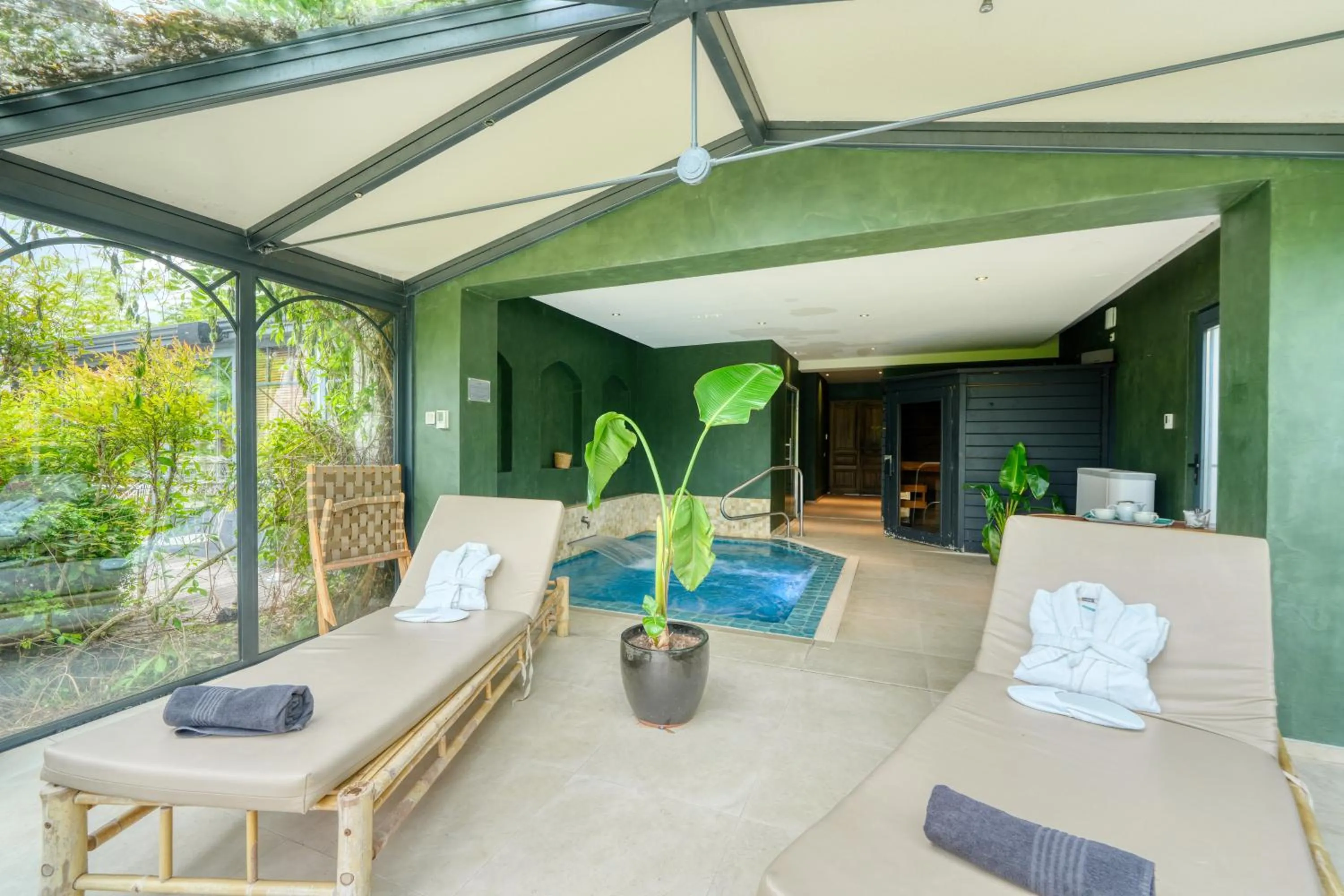 Spa and wellness centre/facilities in Domaine de Bellevue - Restaurant & Spa