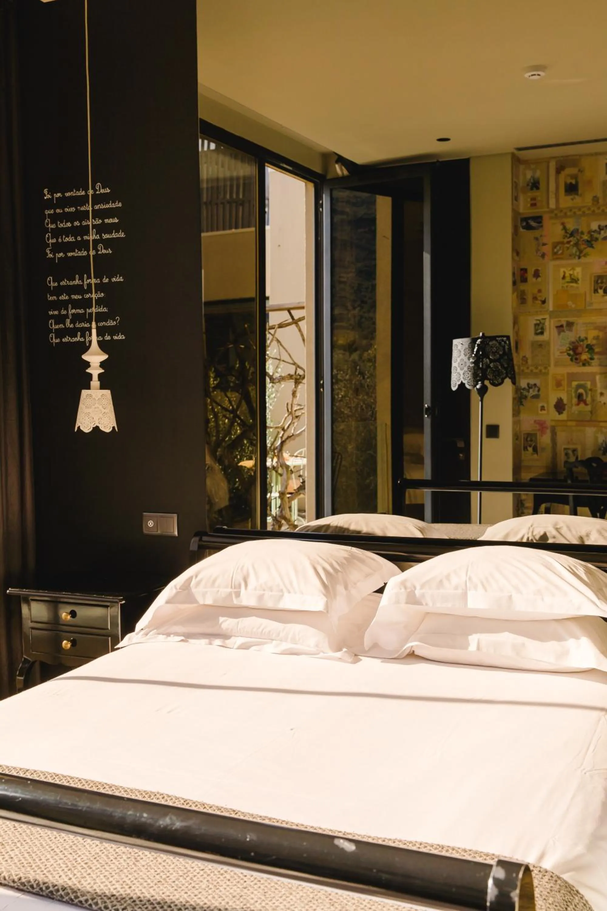 Bedroom, Bed in Cooking and Nature - Emotional Hotel