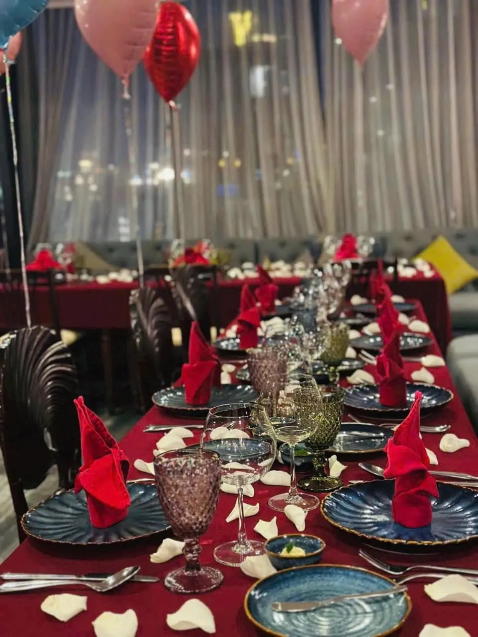 Restaurant/places to eat in Lucien Hanoi Lakeside Hotel & Rooftop