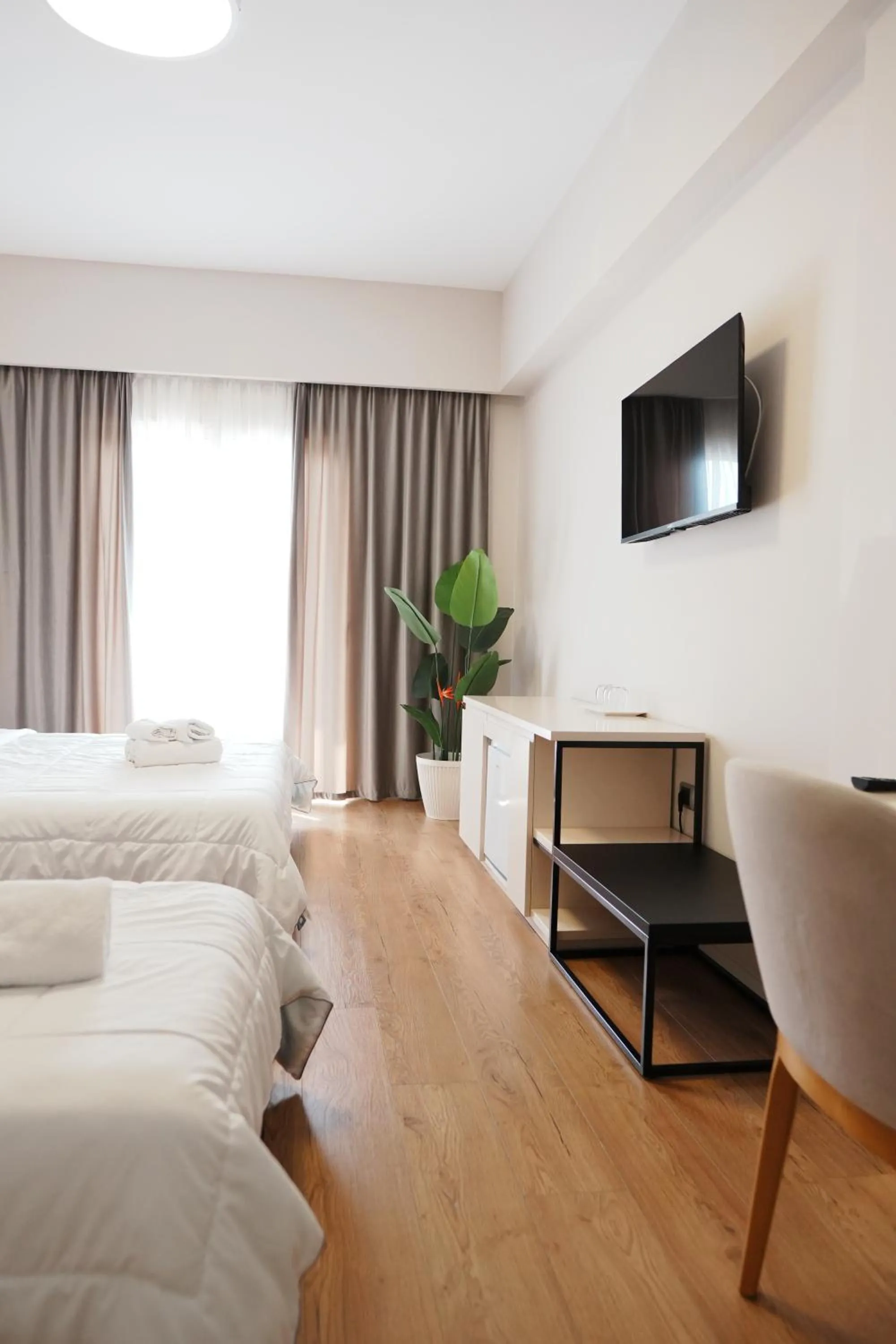 Communal lounge/ TV room in Hotel Blue Sky