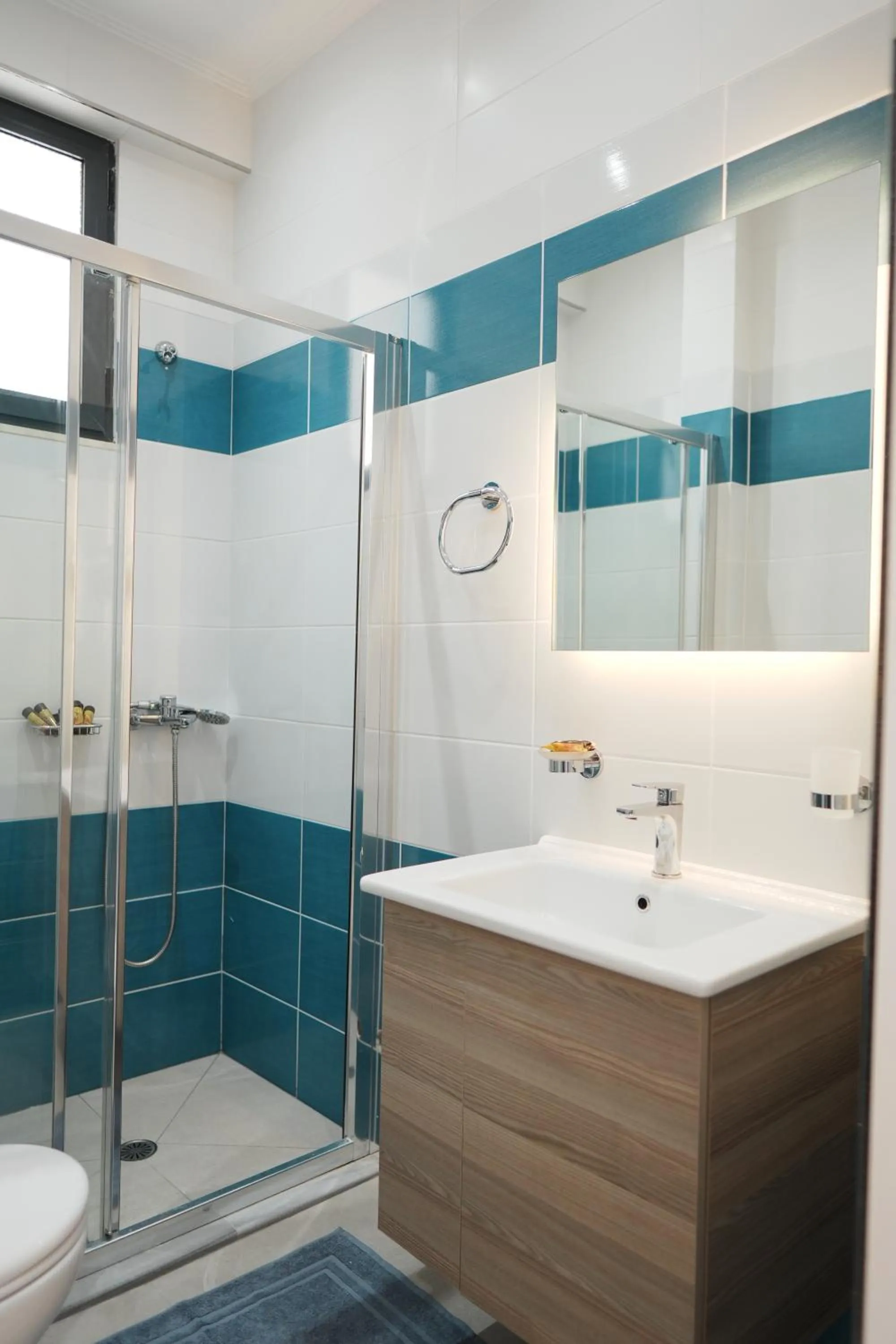 Shower in Hotel Blue Sky