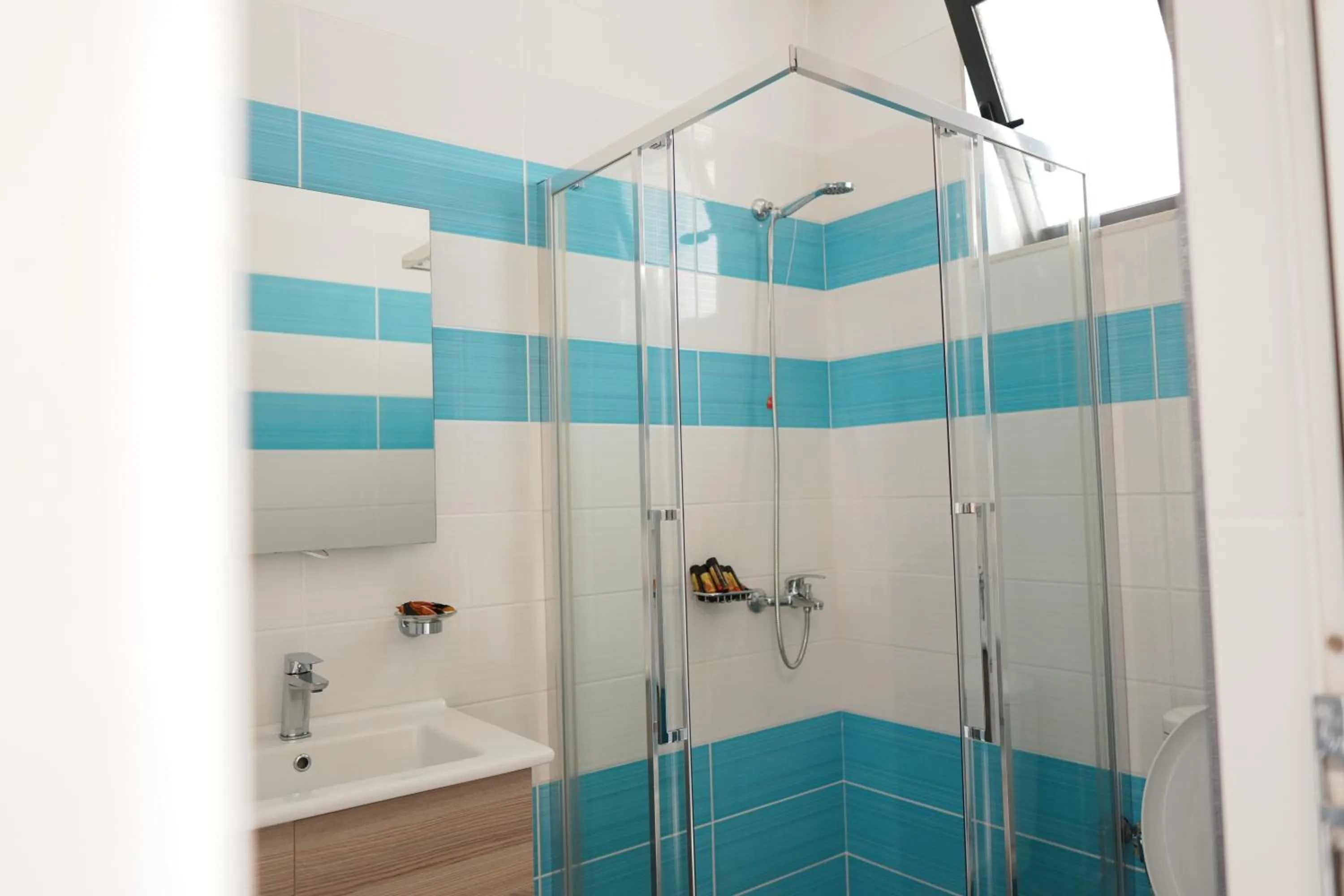 Shower in Hotel Blue Sky