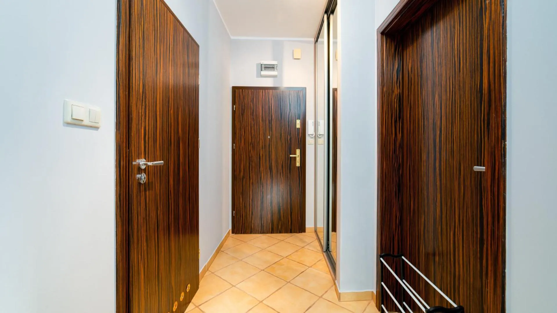 Lobby or reception in Apartamenty EverySky - Obrońców Pokoju 1D