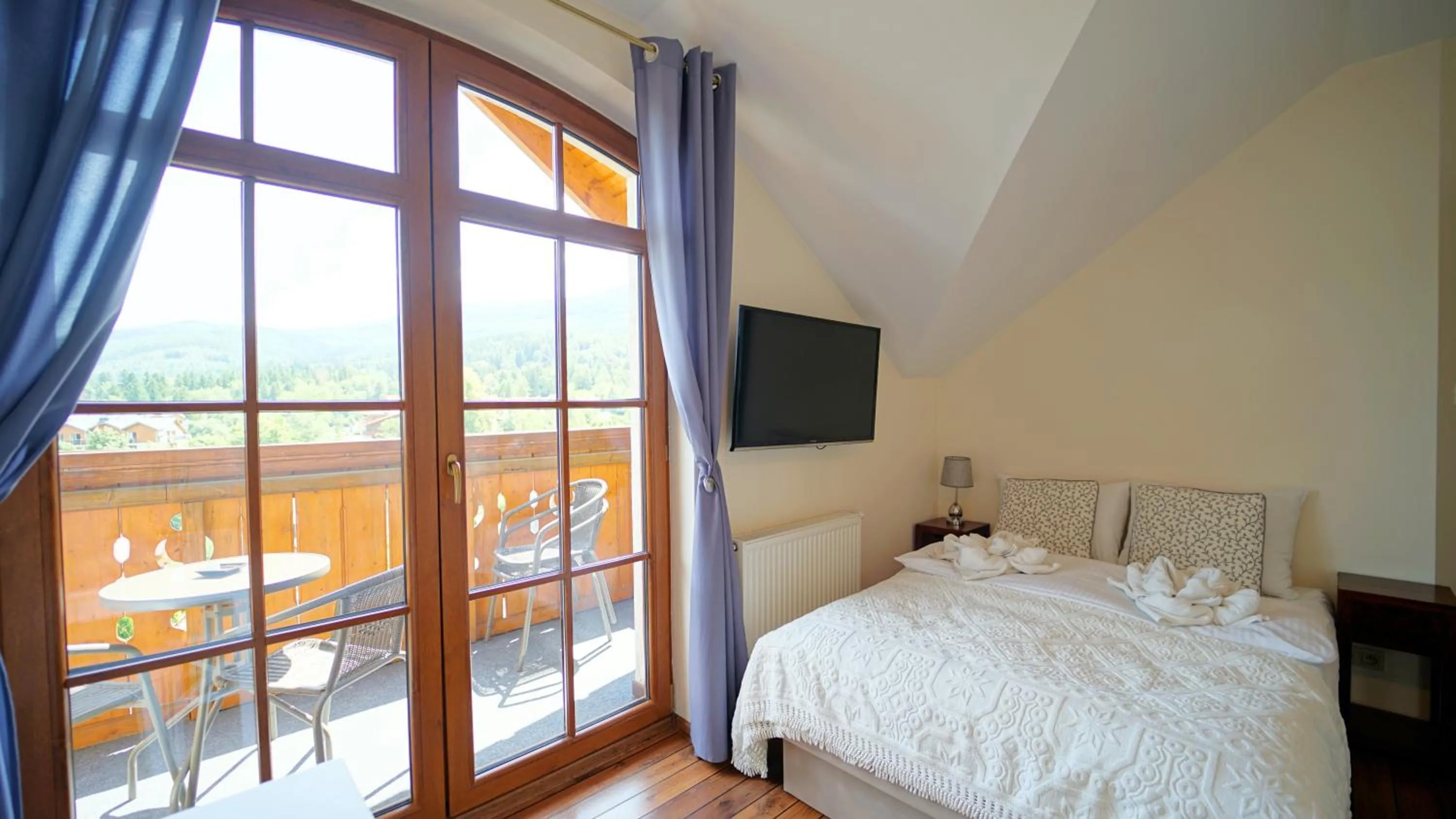 Bed in Apartamenty EverySky - Obrońców Pokoju 1D