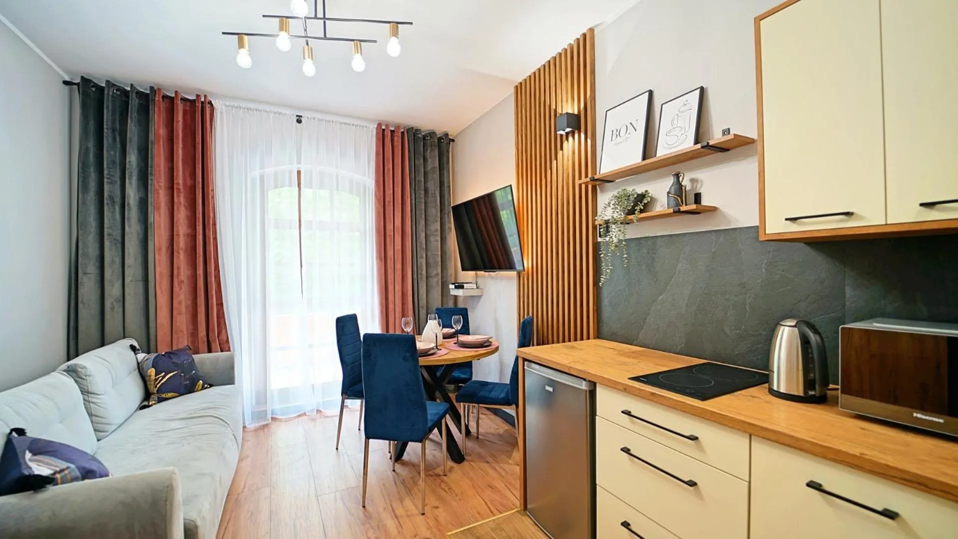 Kitchen or kitchenette in Apartamenty EverySky - Obrońców Pokoju 1D