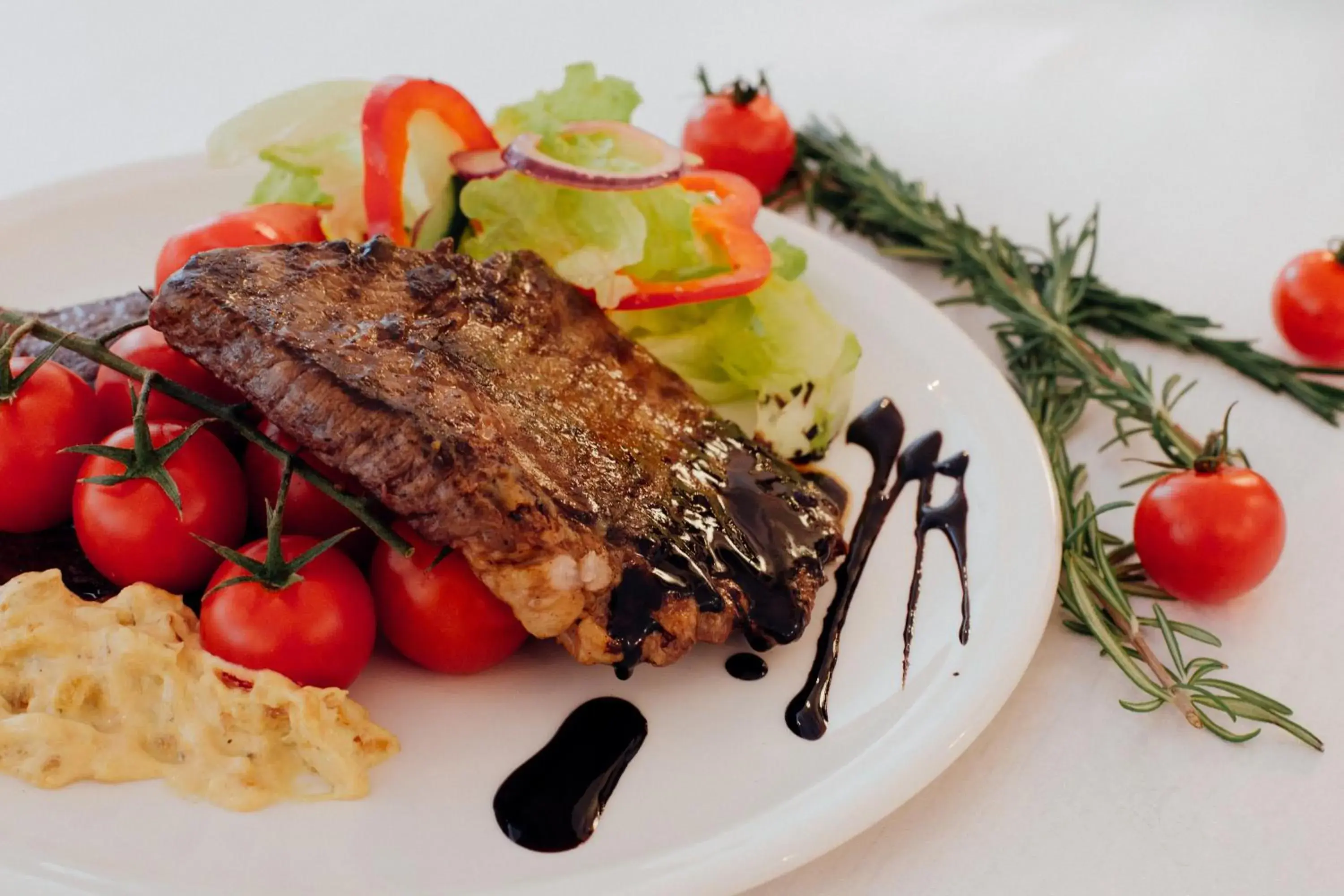 Restaurant/places to eat in Grand Hotel Restaurant/places to eat in Grand Hotel