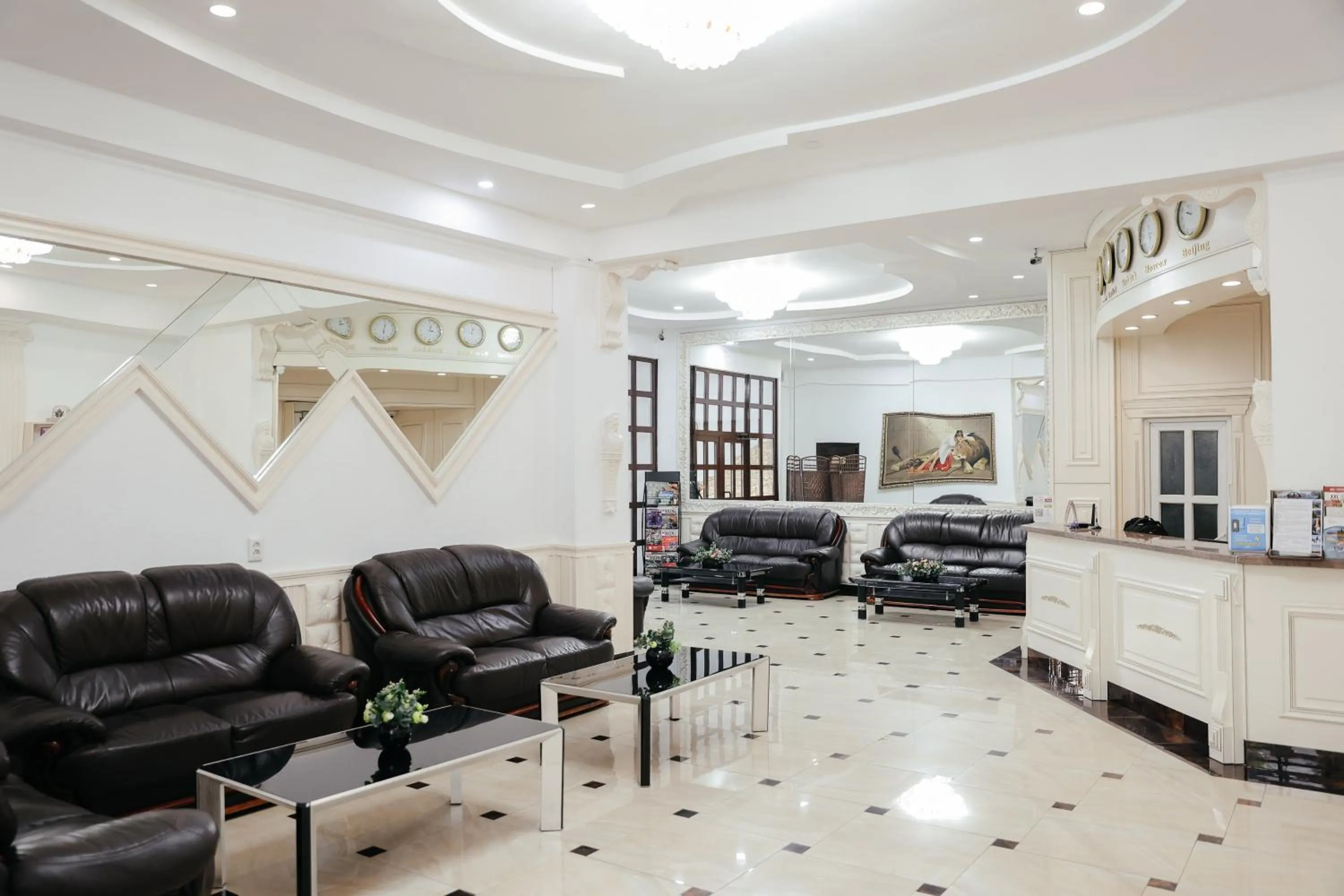 Seating area in Grand Hotel