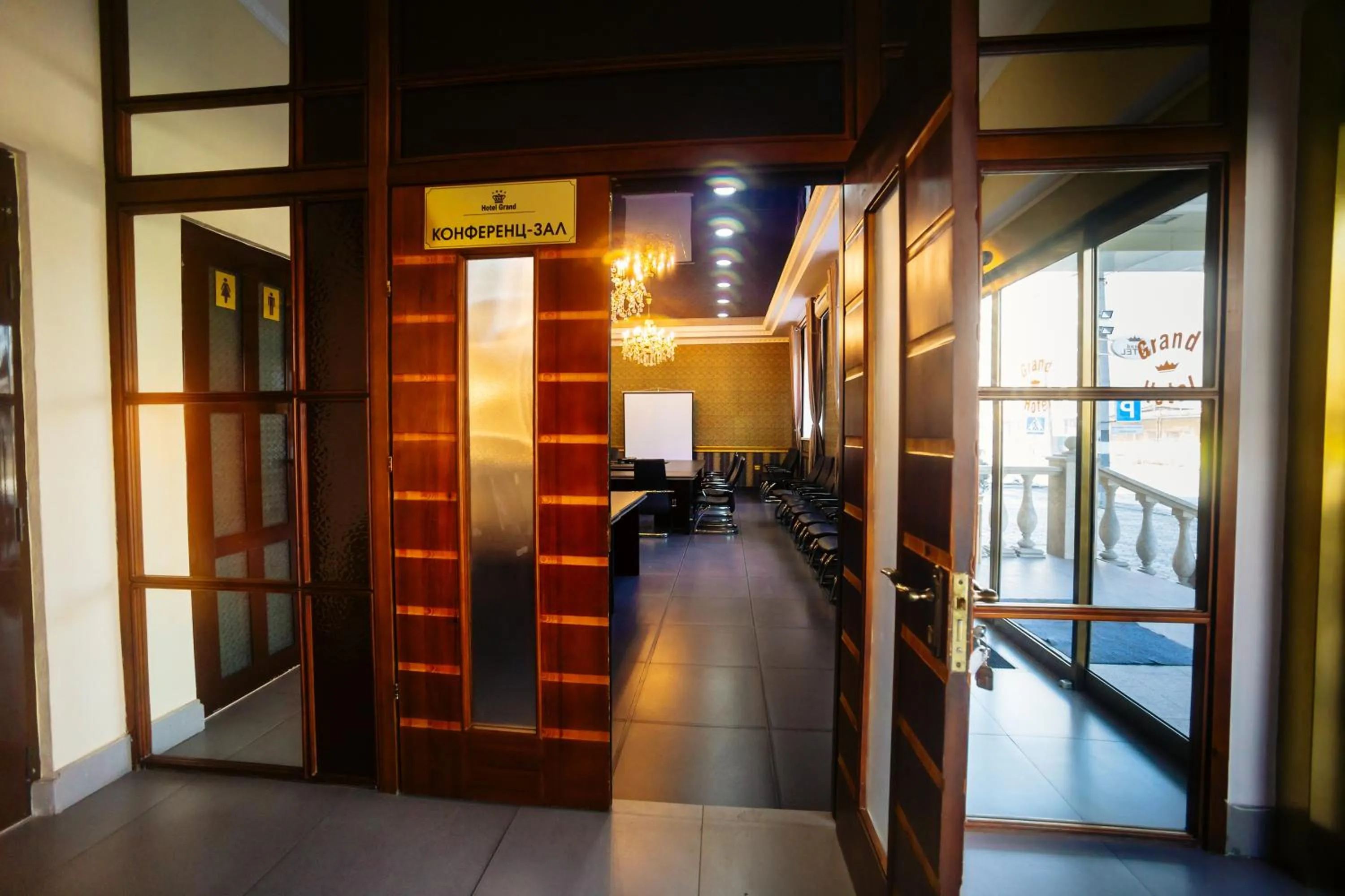 Facade/entrance in Grand Hotel