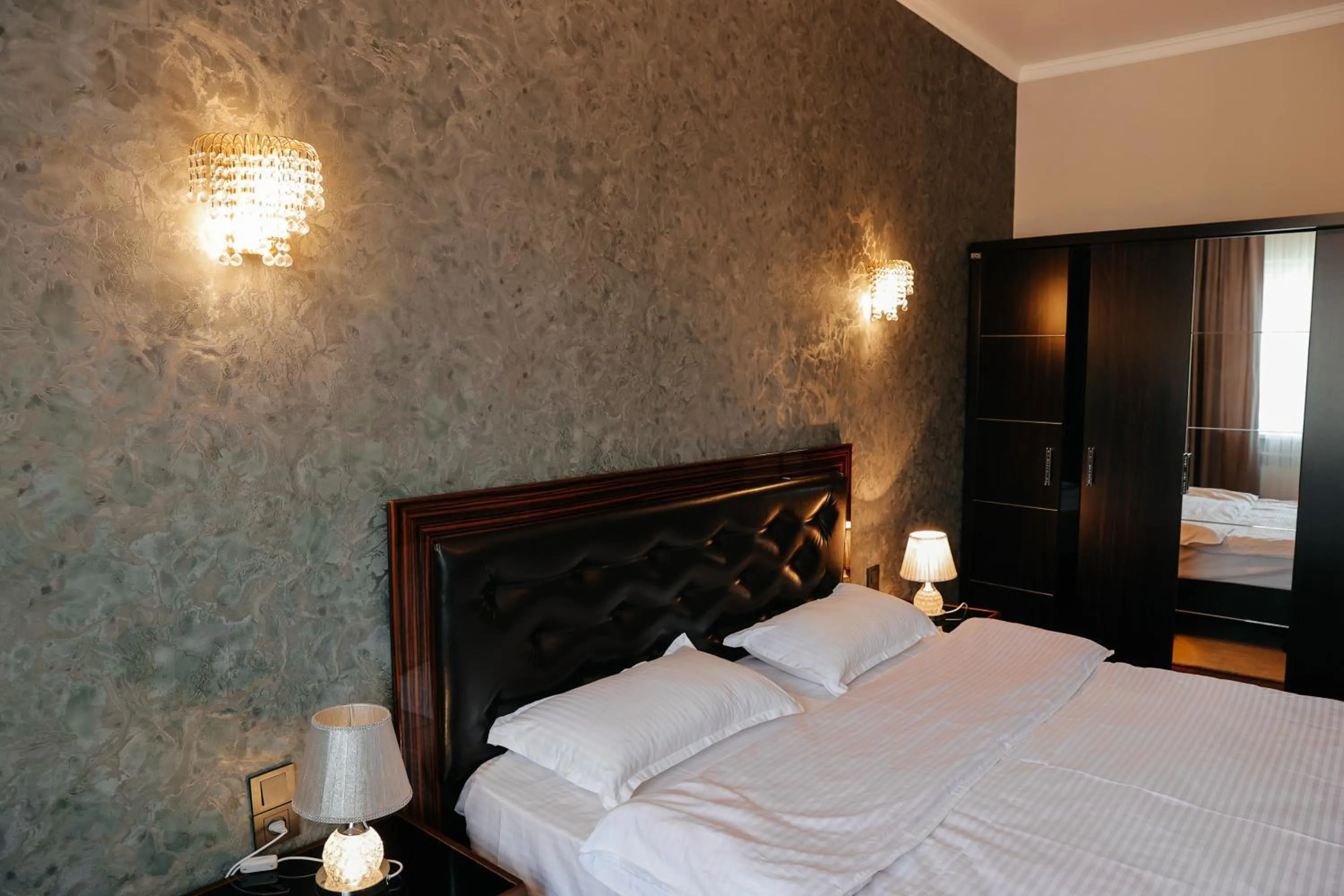 Photo of the whole room, Bed in Grand Hotel