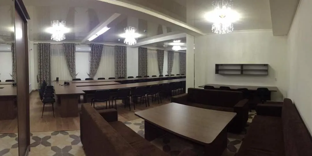 Business facilities in Rich Hotel