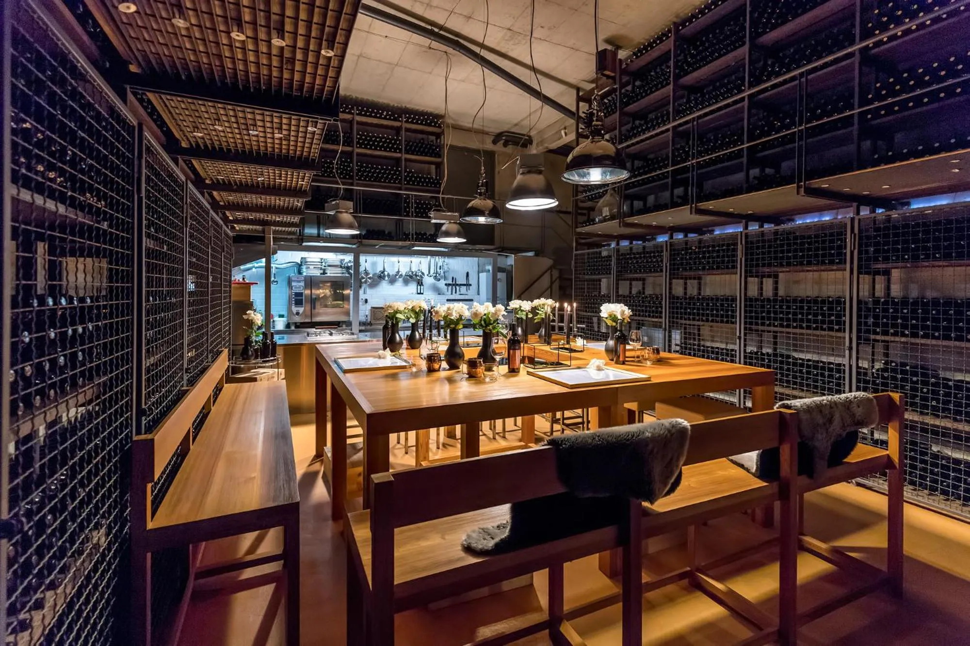 Restaurant/places to eat in MM House - self check-in