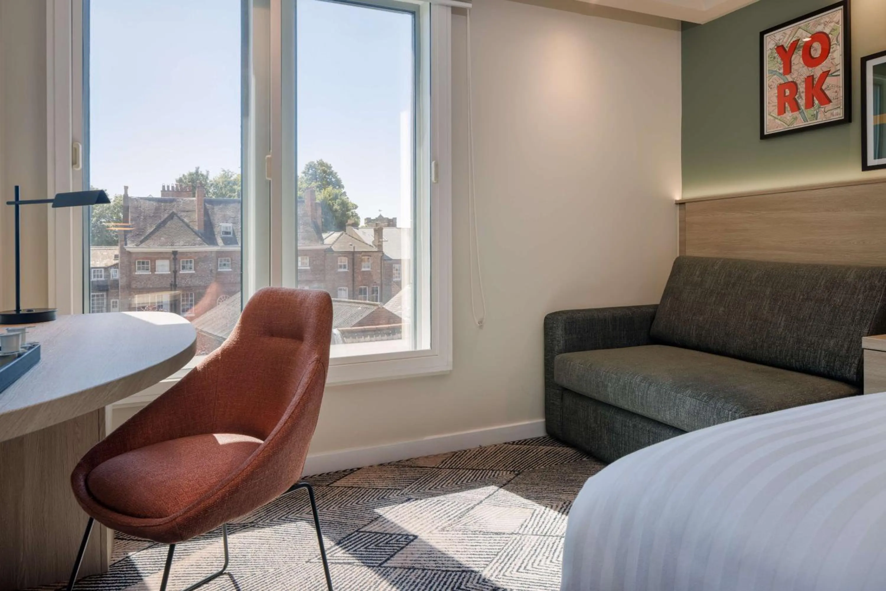 Living room, Bed in Hampton by Hilton York