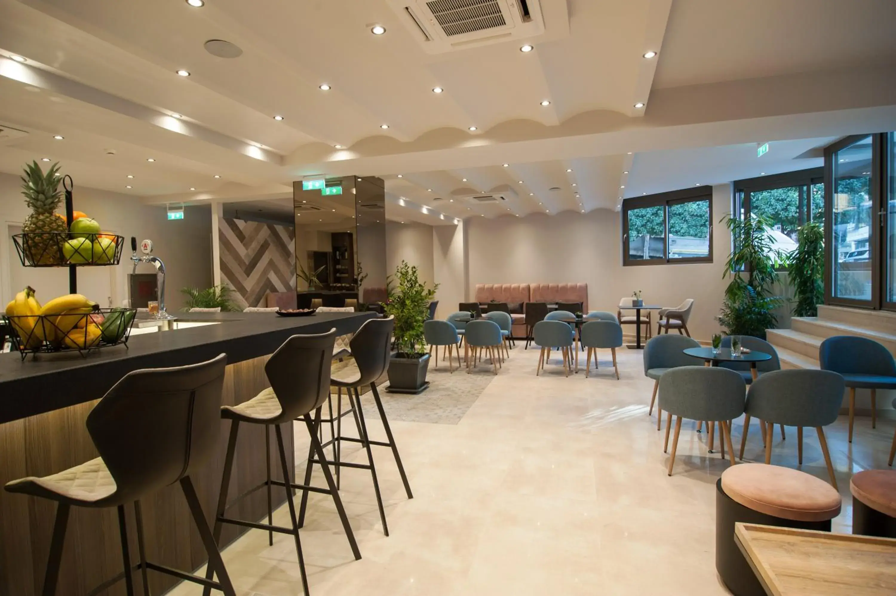 Restaurant/places to eat in Athens Platinum Rooms and Suites Restaurant/places to eat in Athens Platinum Rooms and Suites