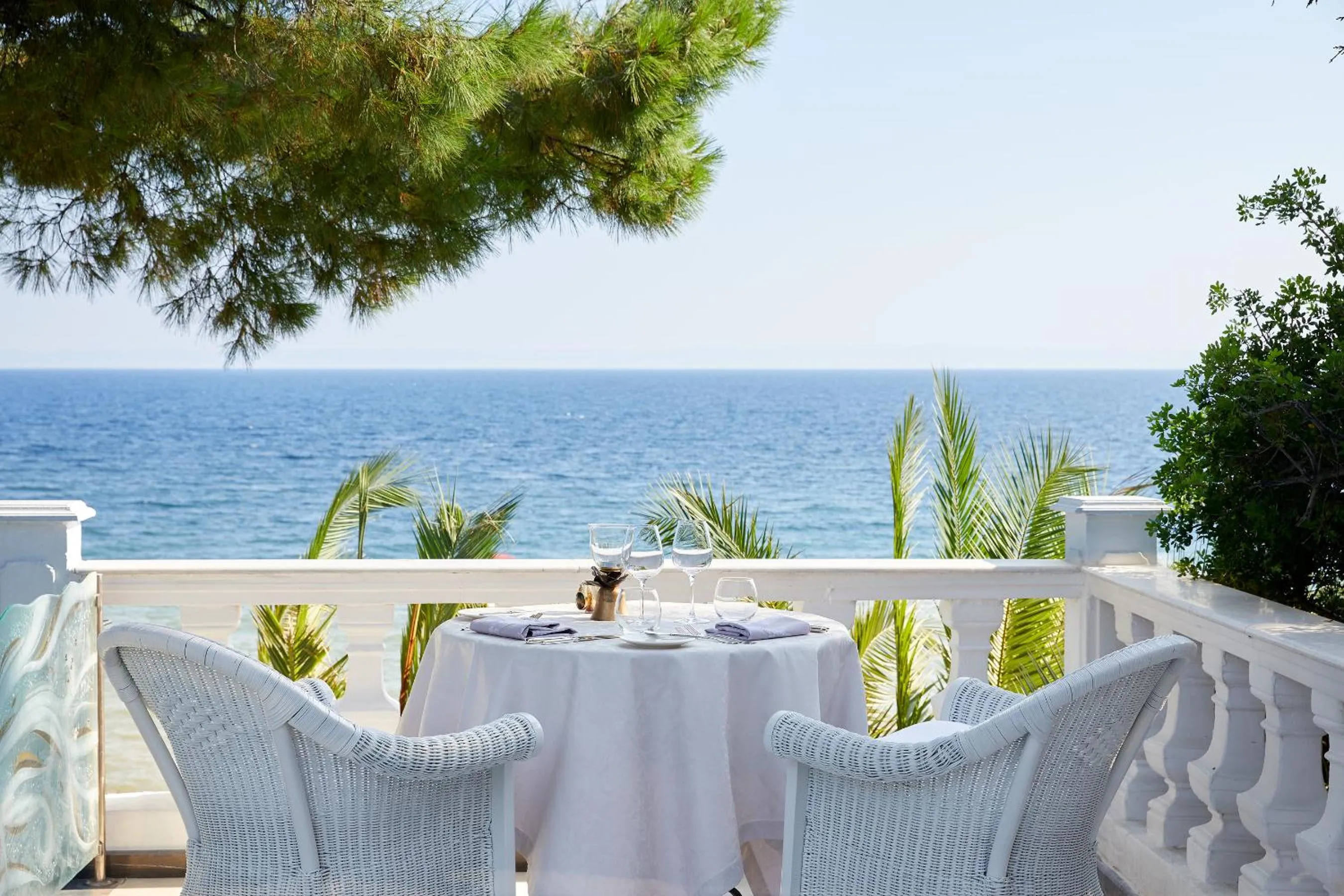 Restaurant/places to eat in The Danai