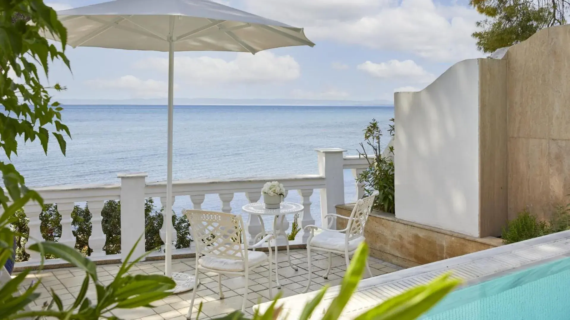 Executive Pool Suite with direct Sea View in The Danai Executive Pool Suite with direct Sea View in The Danai