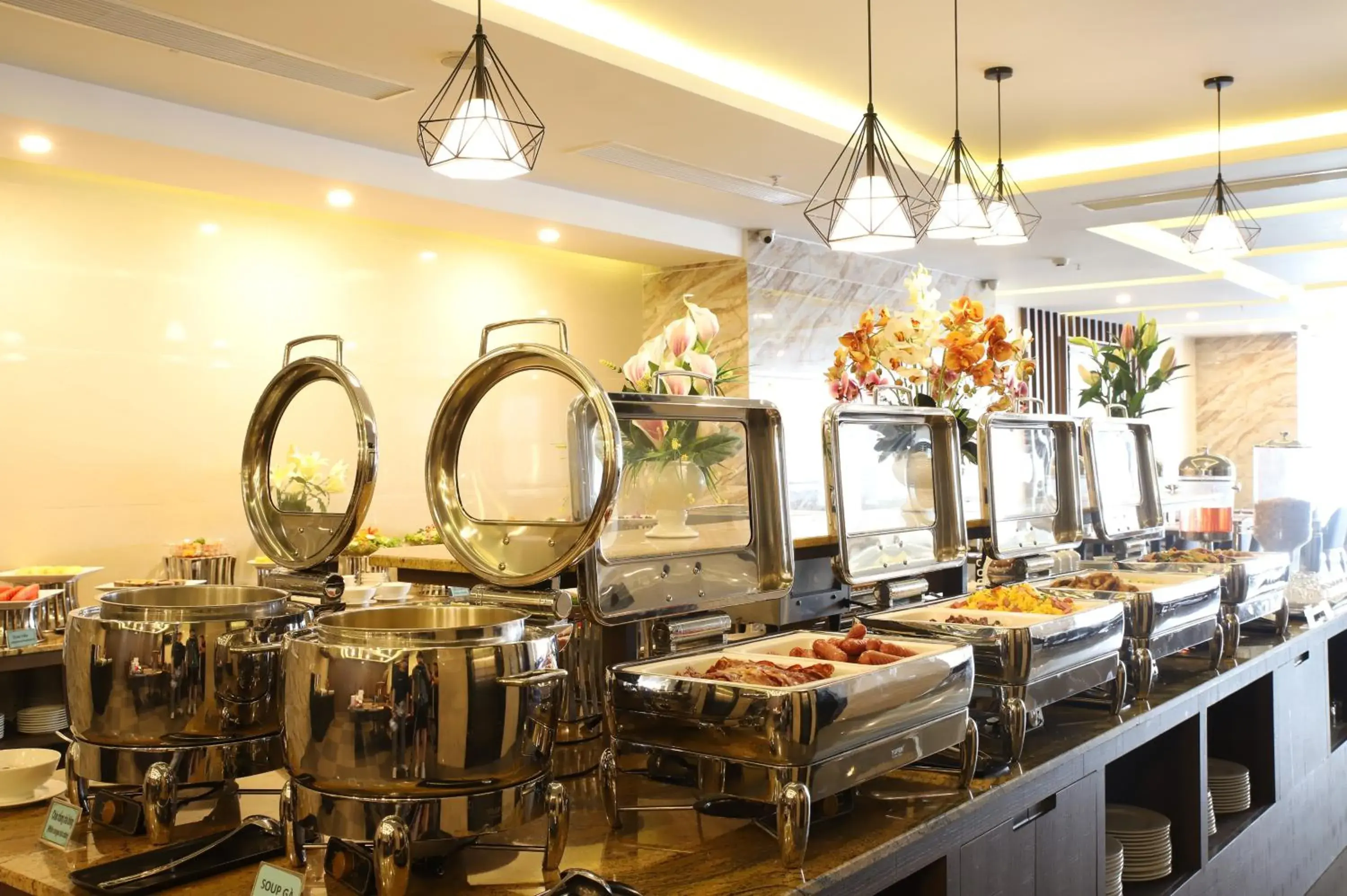 Restaurant/places to eat in Atlantic Nha Trang Hotel Restaurant/places to eat in Atlantic Nha Trang Hotel