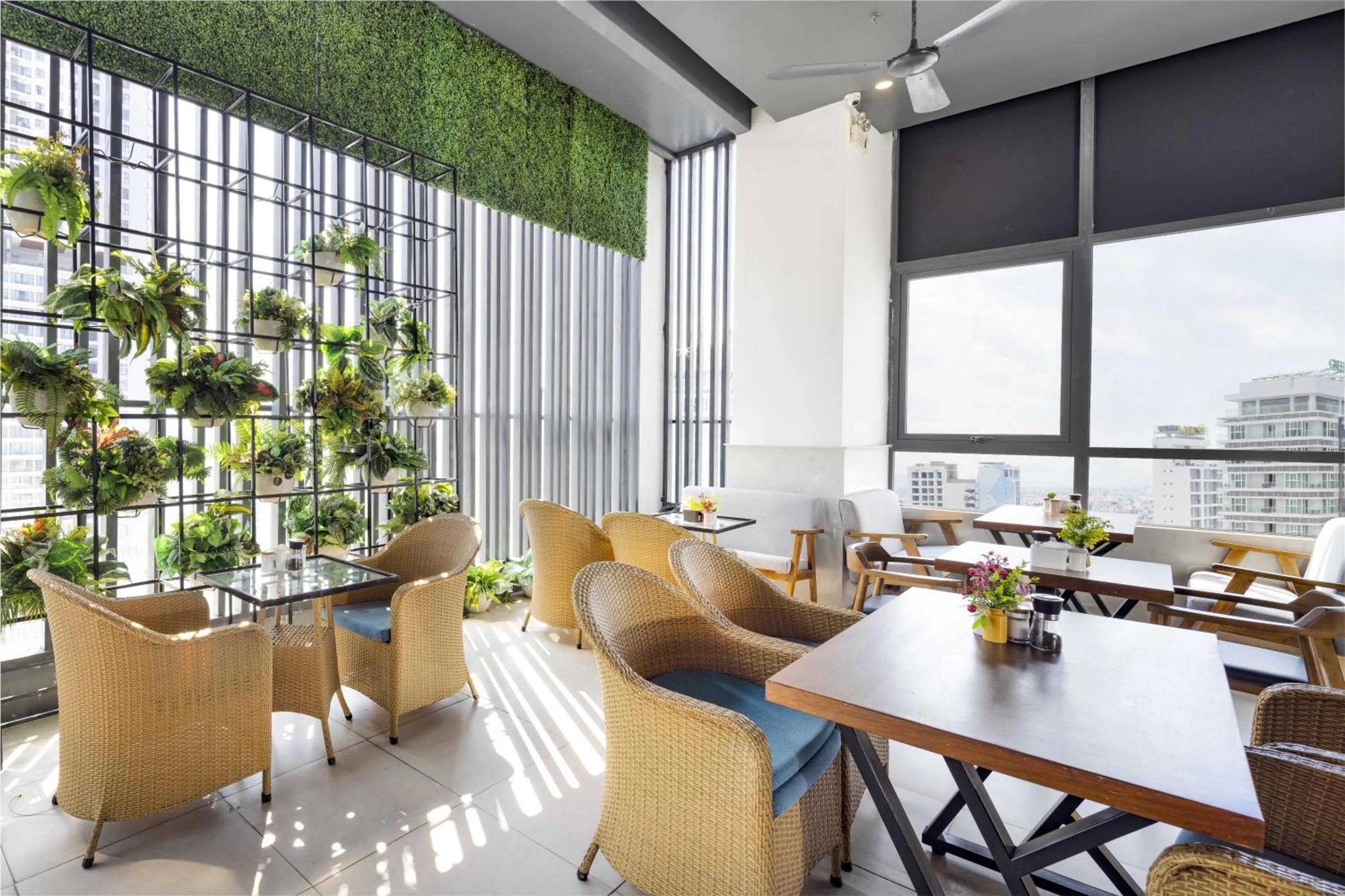 Restaurant/places to eat in Atlantic Nha Trang Hotel