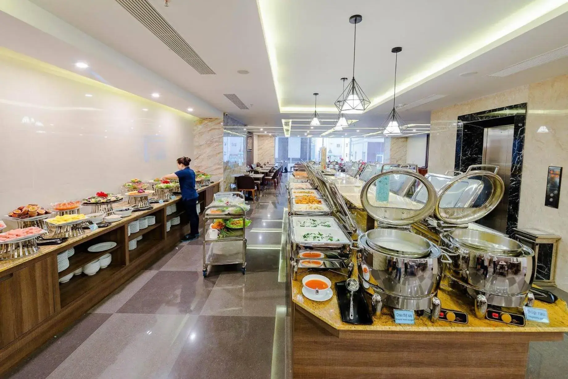 Restaurant/places to eat in Atlantic Nha Trang Hotel Restaurant/places to eat in Atlantic Nha Trang Hotel