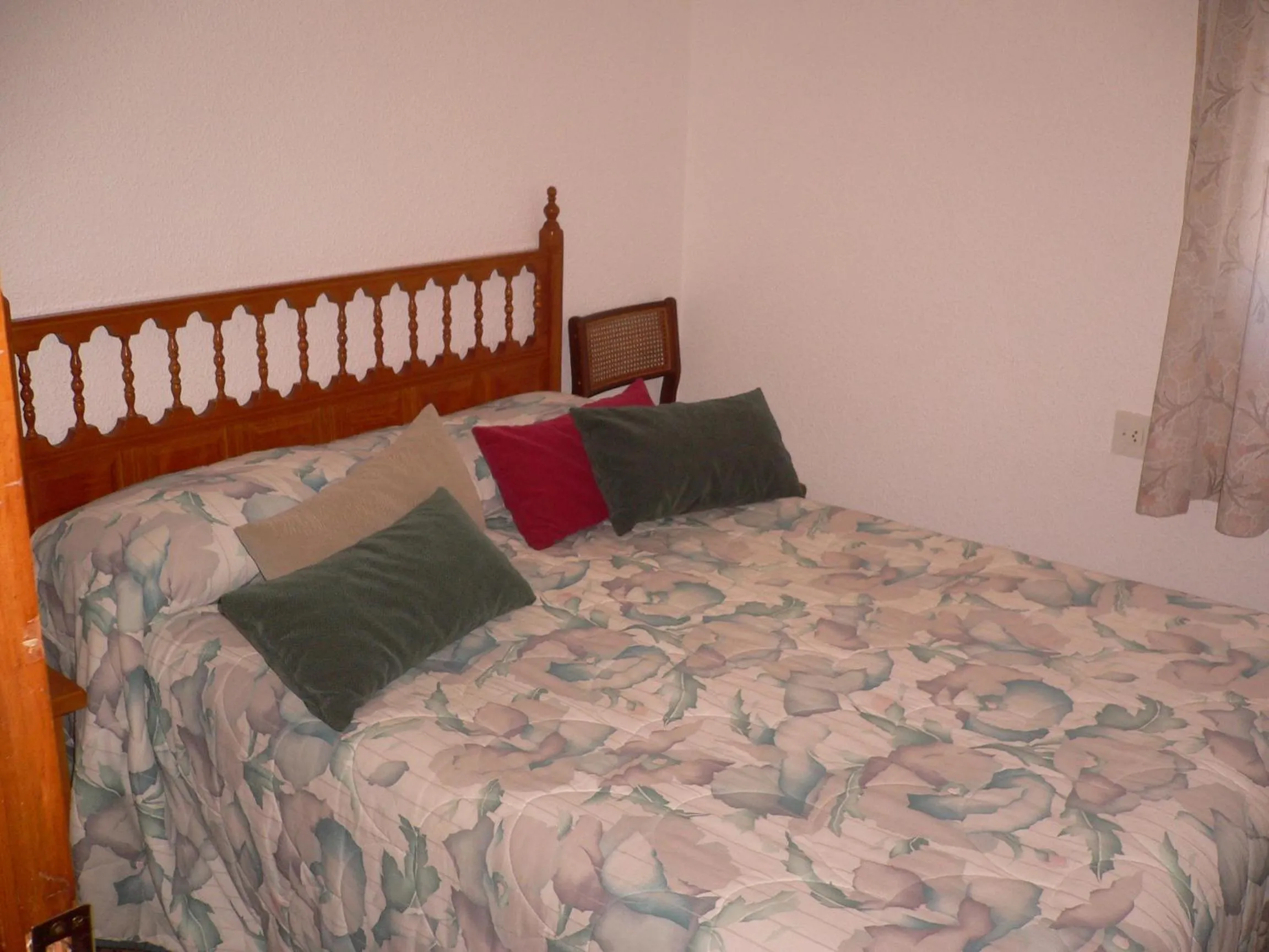 Photo of the whole room, Bed in Sainvi 5-5D