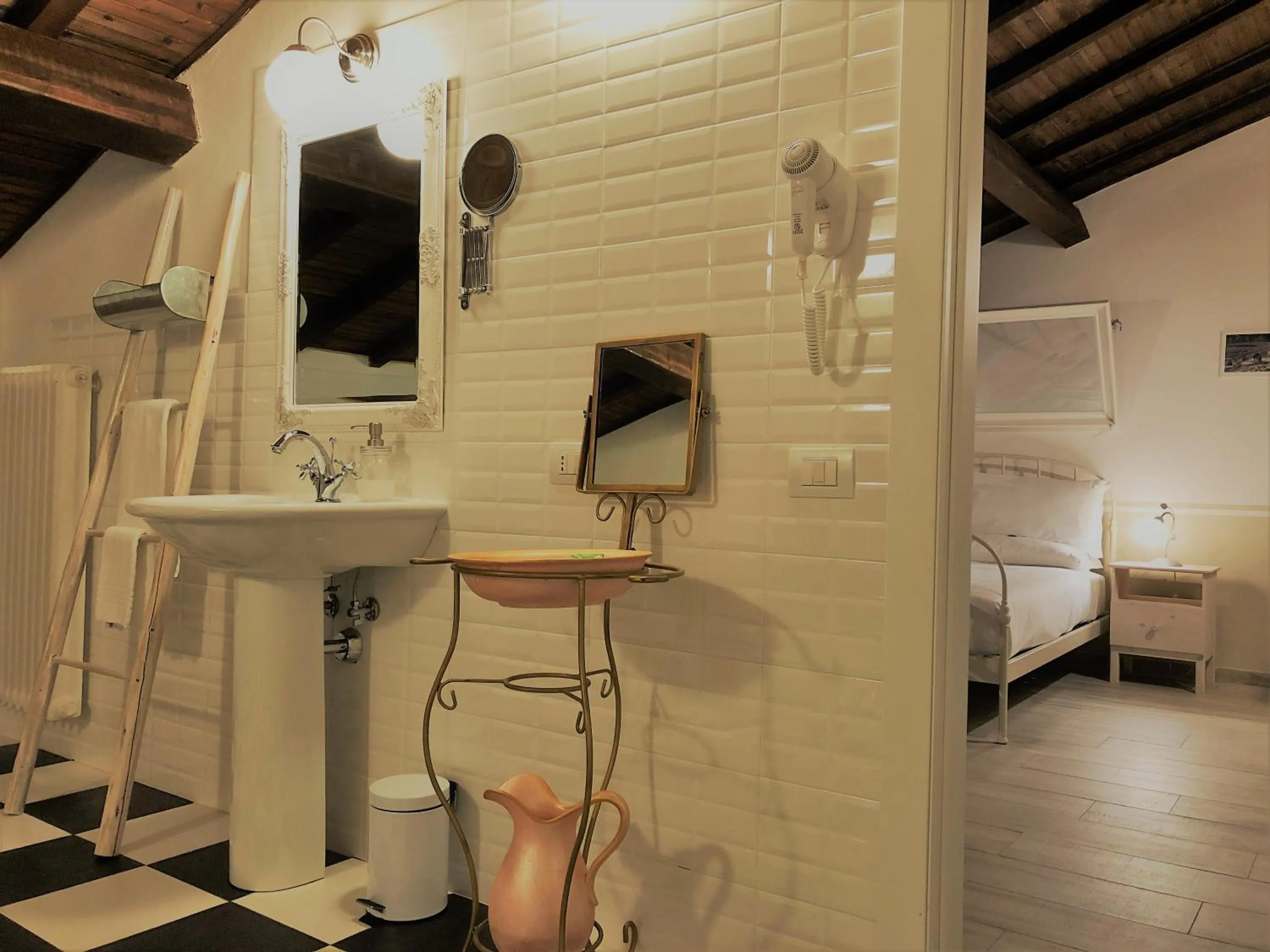 Bathroom in Il Contado -room and breakfast-