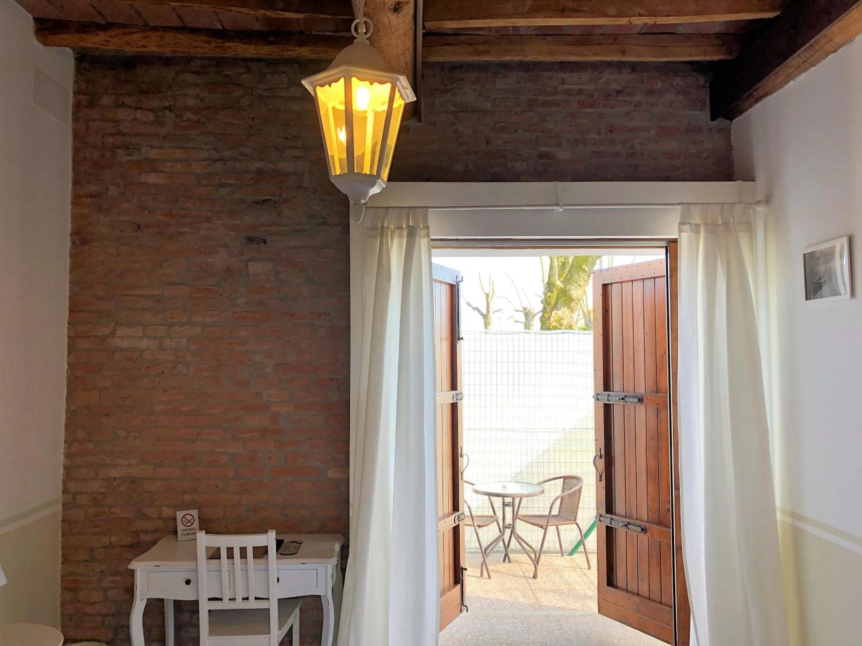 Patio in Il Contado -room and breakfast-