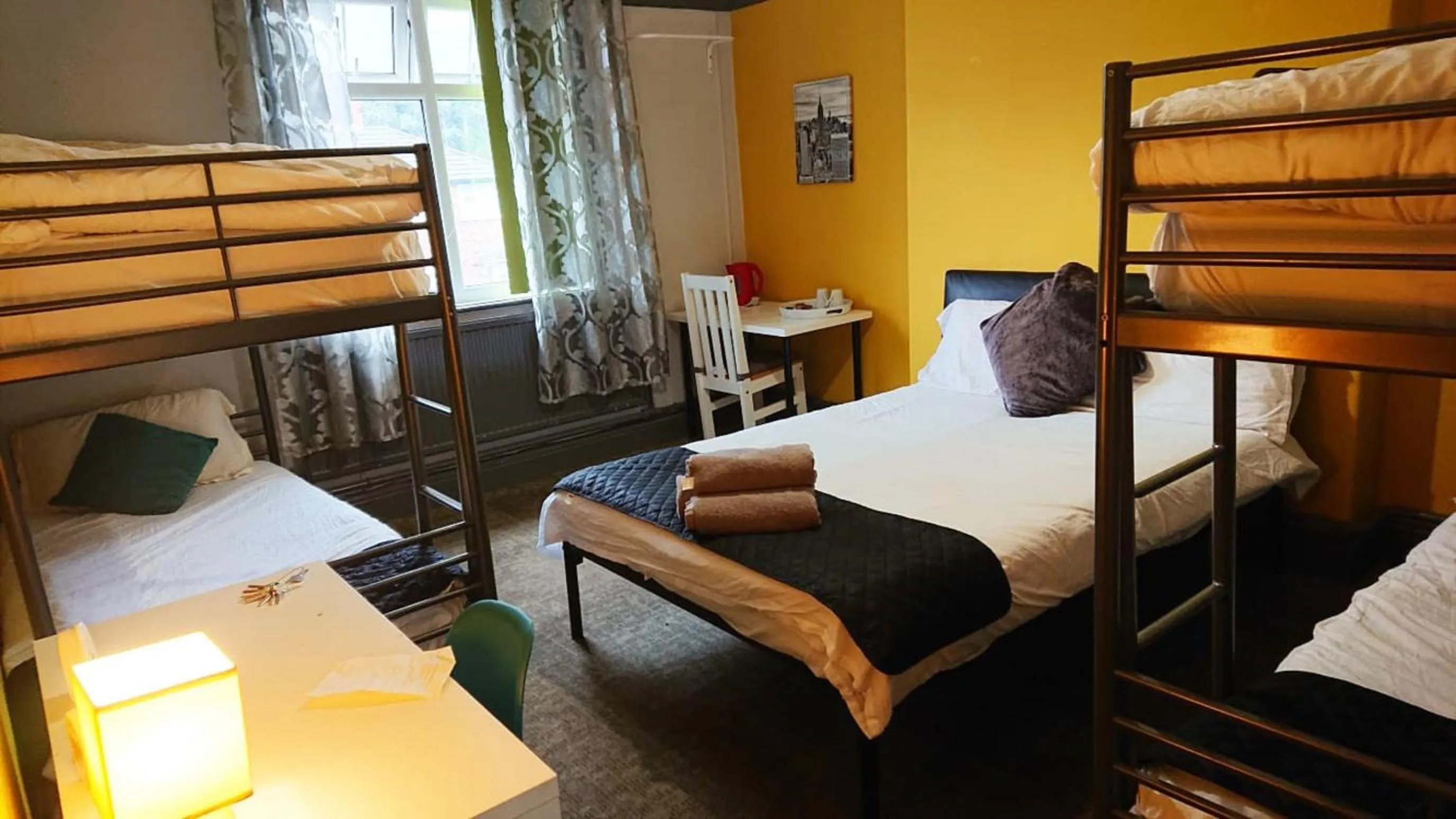 Photo of the whole room, Bed in Gorton Mount Hotel Manchester