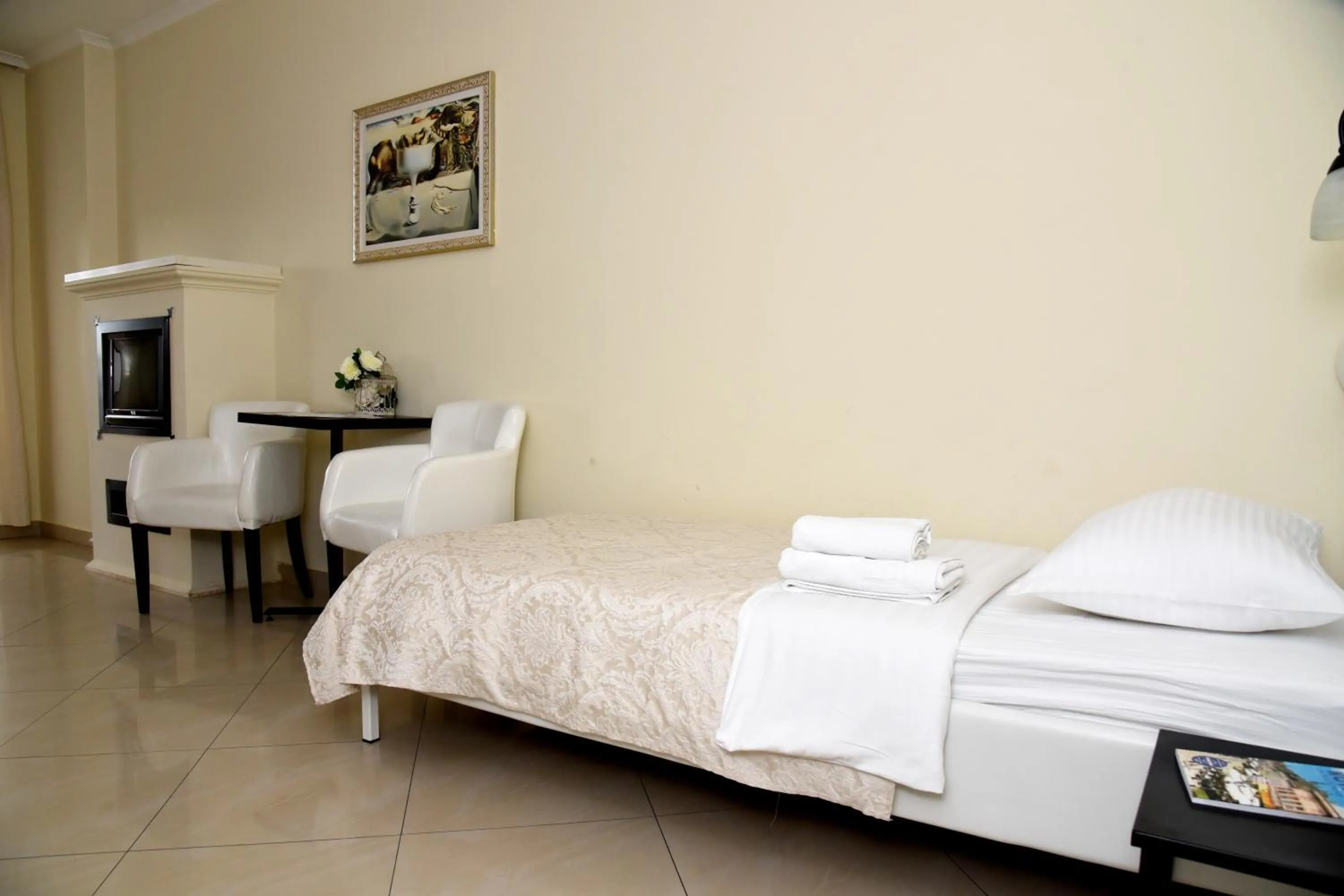 Bed in Garni Hotel Dash