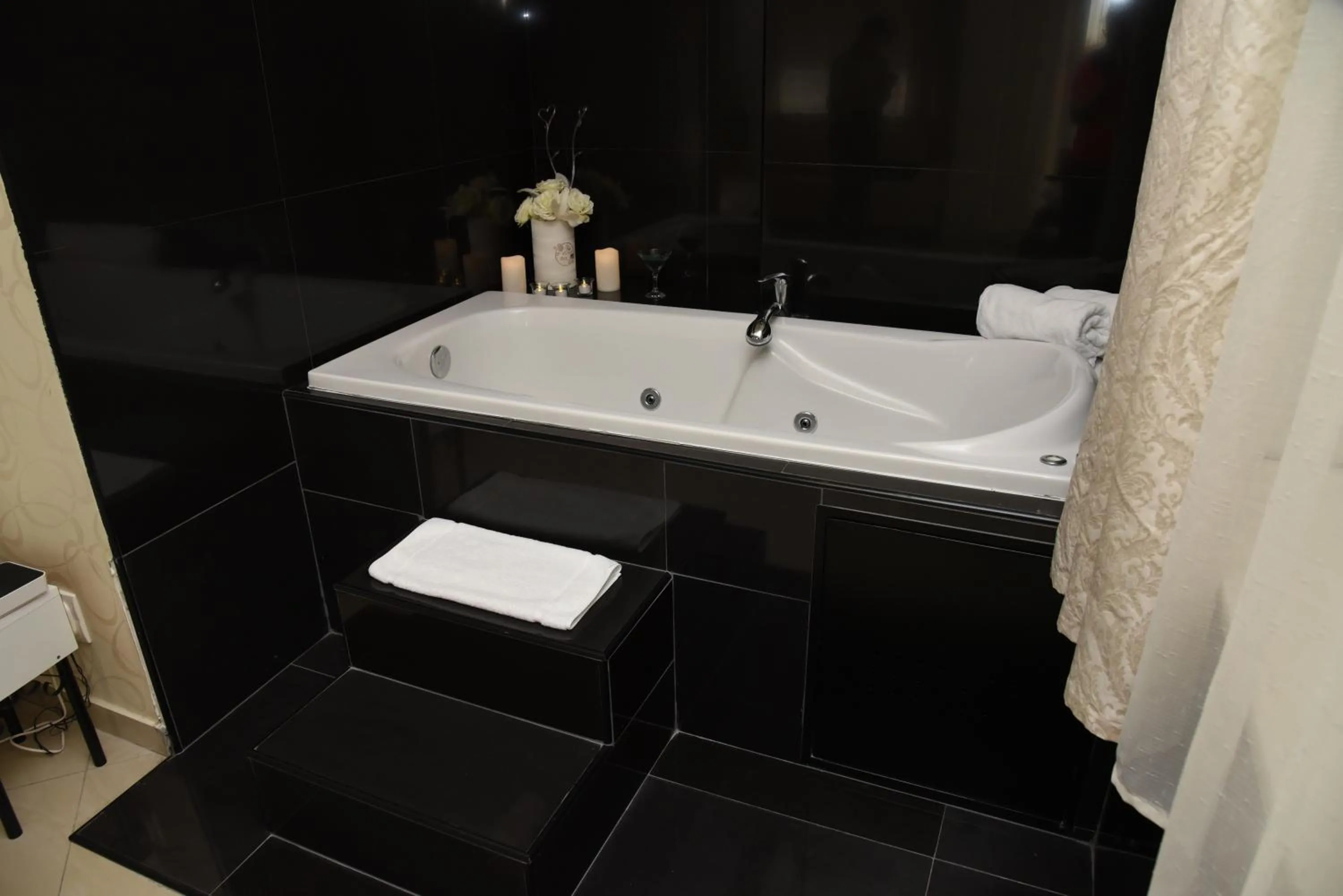 Bath in Garni Hotel Dash
