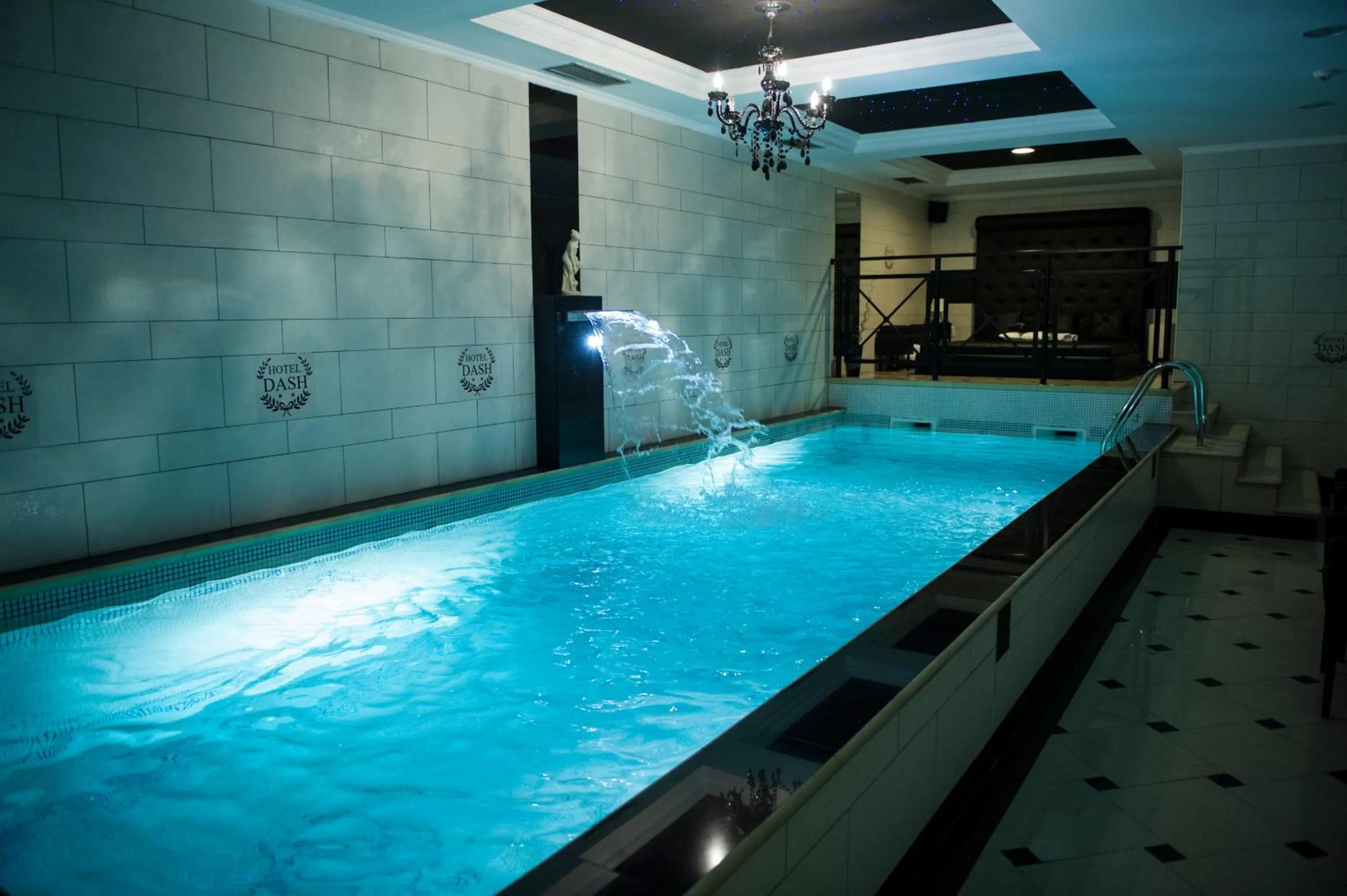 Swimming pool in Garni Hotel Dash